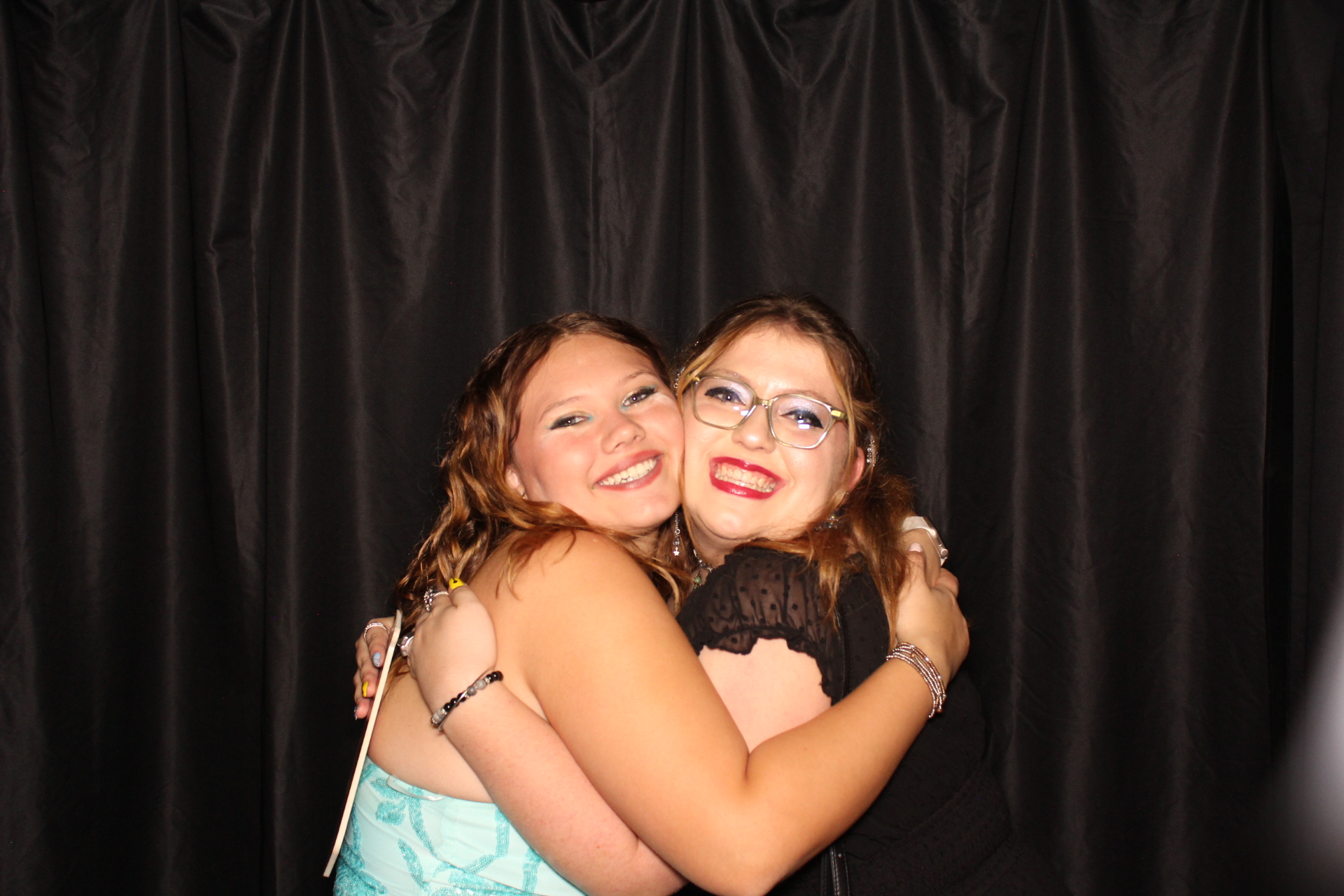 DPHS Homecoming | View more photos from the event at gallery.photoboothcincy.com/u/PhotoBoothCincy/DPHS-Homecoming