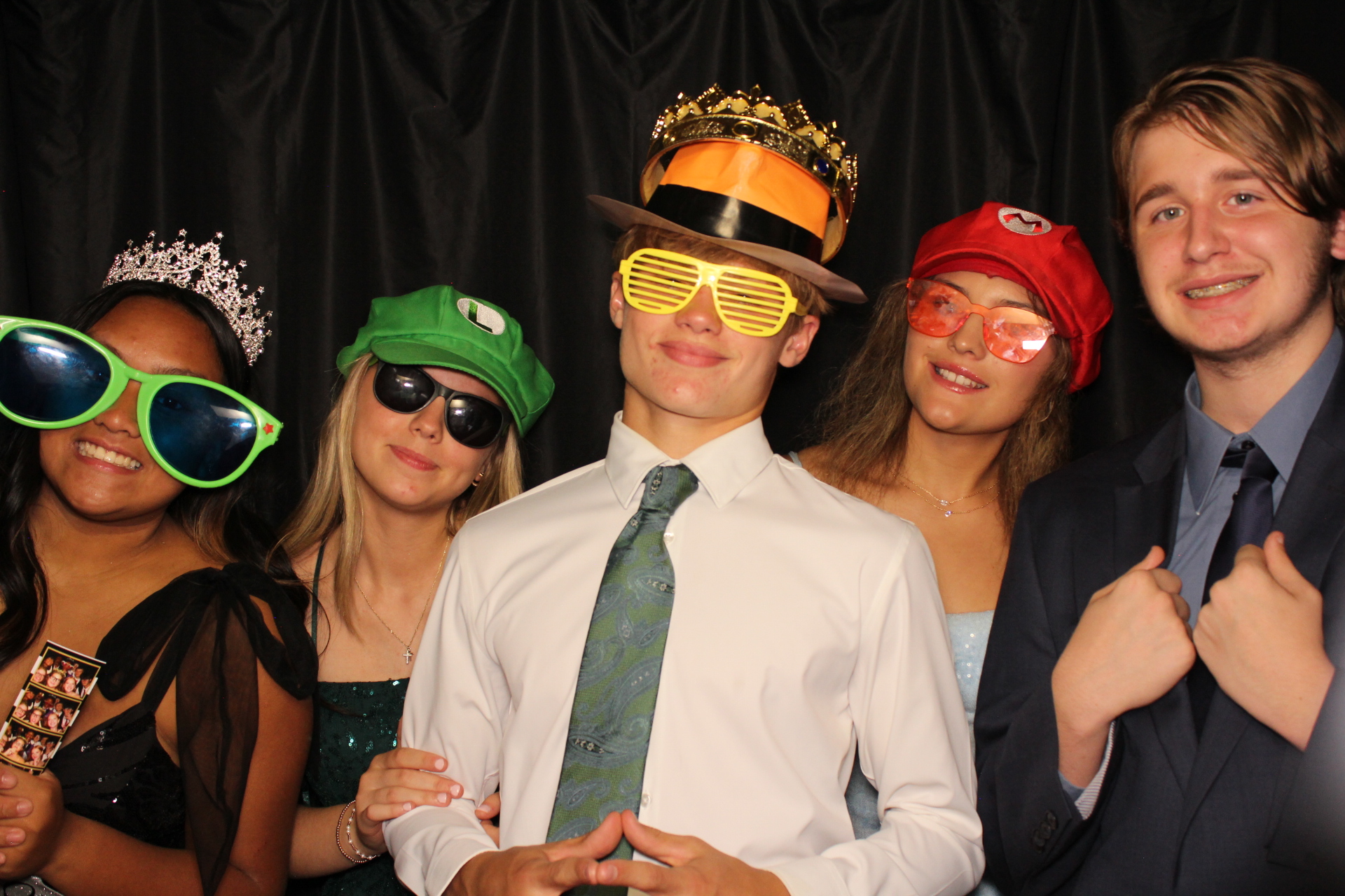 DPHS Homecoming | View more photos from the event at gallery.photoboothcincy.com/u/PhotoBoothCincy/DPHS-Homecoming