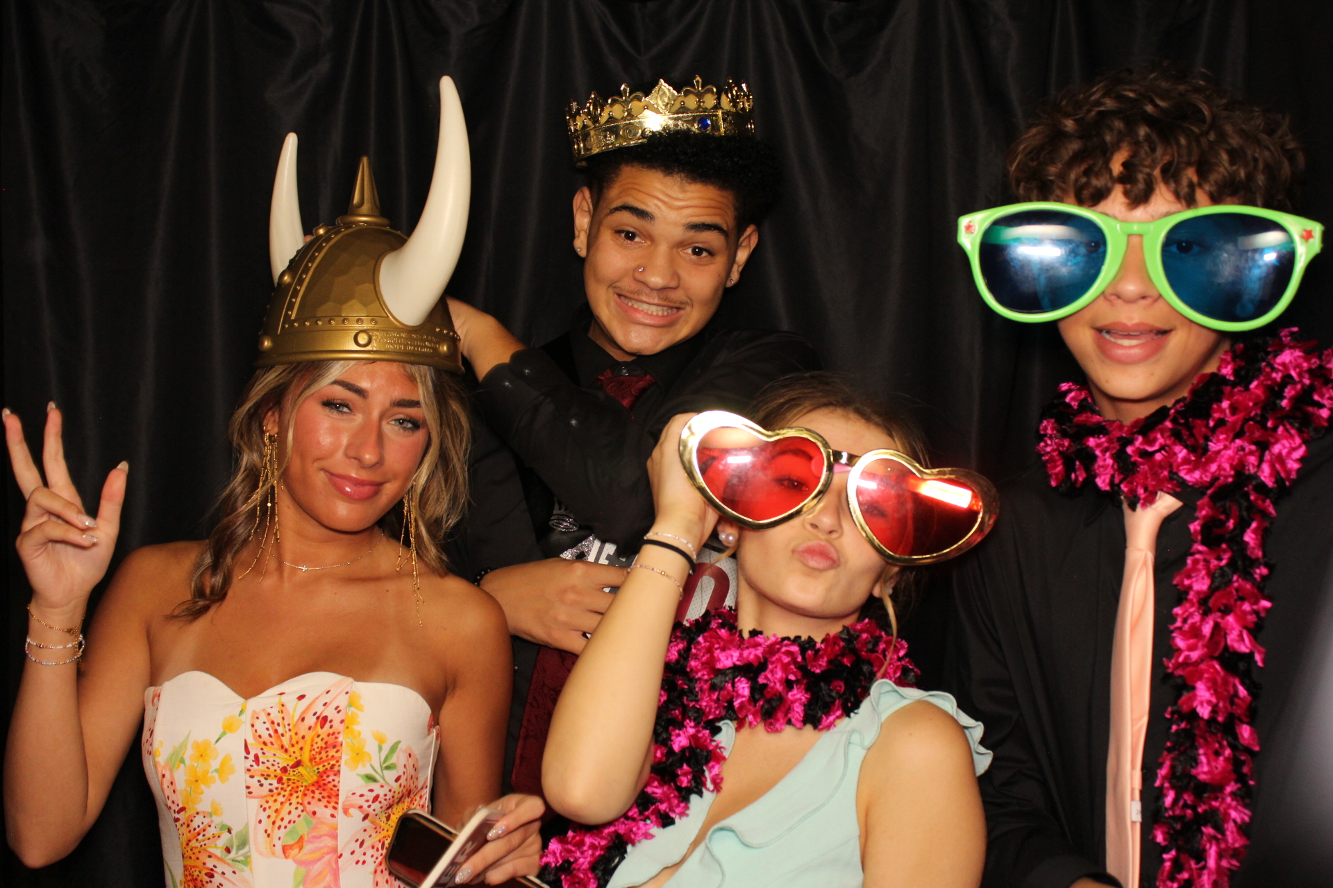DPHS Homecoming | View more photos from the event at gallery.photoboothcincy.com/u/PhotoBoothCincy/DPHS-Homecoming