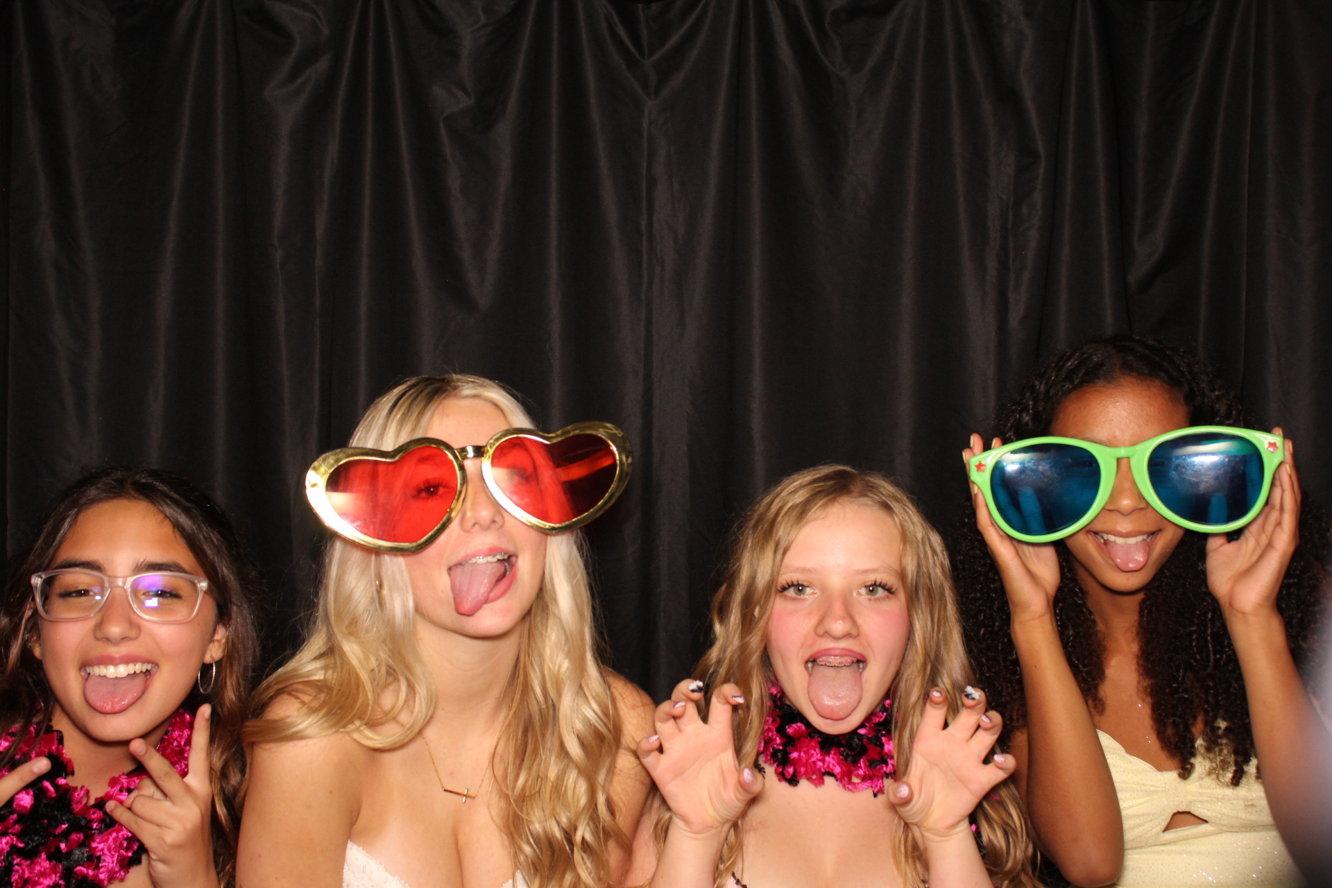 DPHS Homecoming | View more photos from the event at gallery.photoboothcincy.com/u/PhotoBoothCincy/DPHS-Homecoming