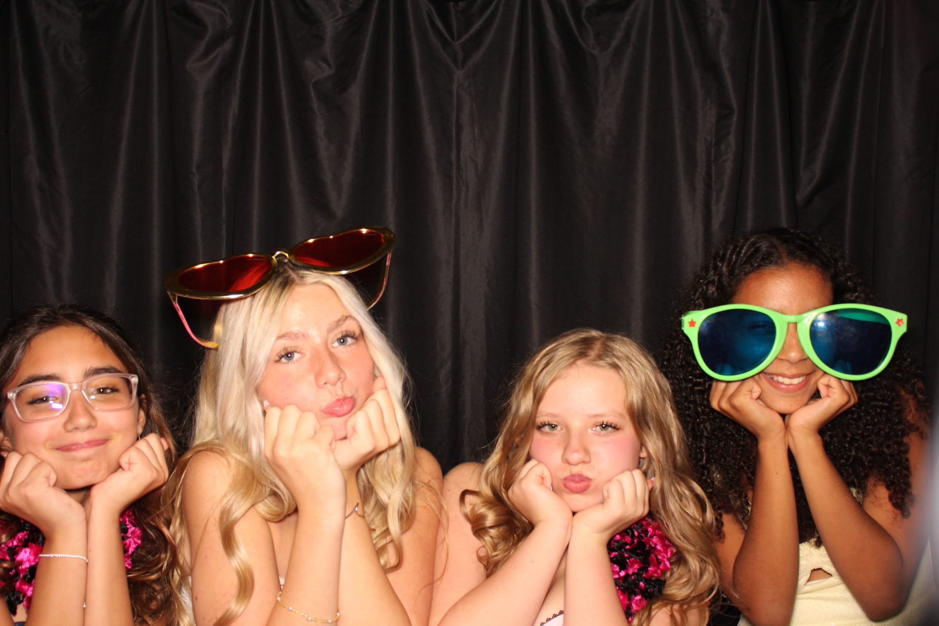 DPHS Homecoming | View more photos from the event at gallery.photoboothcincy.com/u/PhotoBoothCincy/DPHS-Homecoming