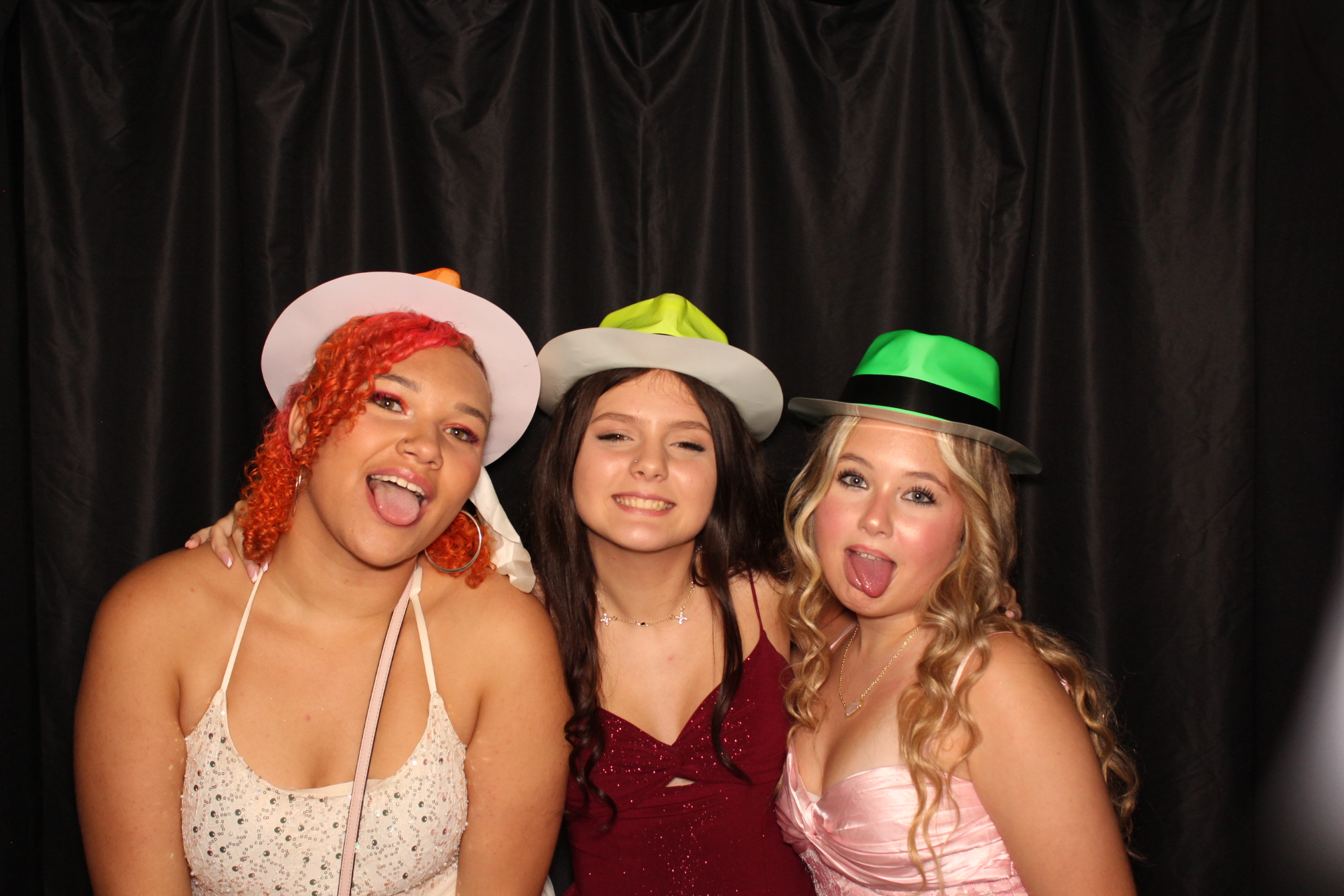 DPHS Homecoming | View more photos from the event at gallery.photoboothcincy.com/u/PhotoBoothCincy/DPHS-Homecoming