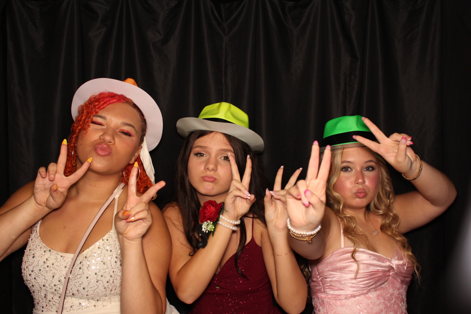 DPHS Homecoming | View more photos from the event at gallery.photoboothcincy.com/u/PhotoBoothCincy/DPHS-Homecoming