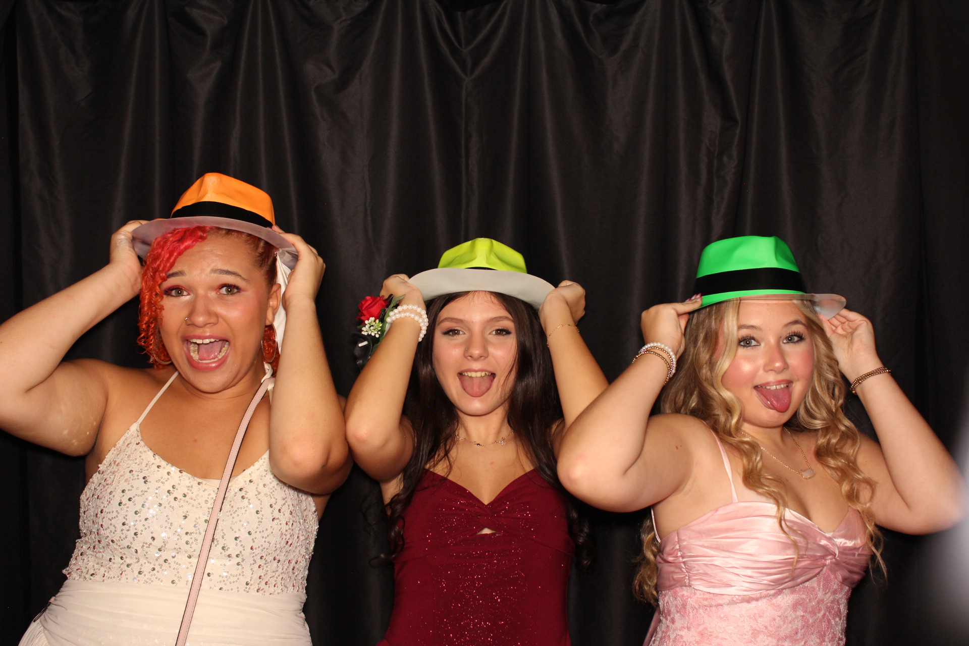 DPHS Homecoming | View more photos from the event at gallery.photoboothcincy.com/u/PhotoBoothCincy/DPHS-Homecoming