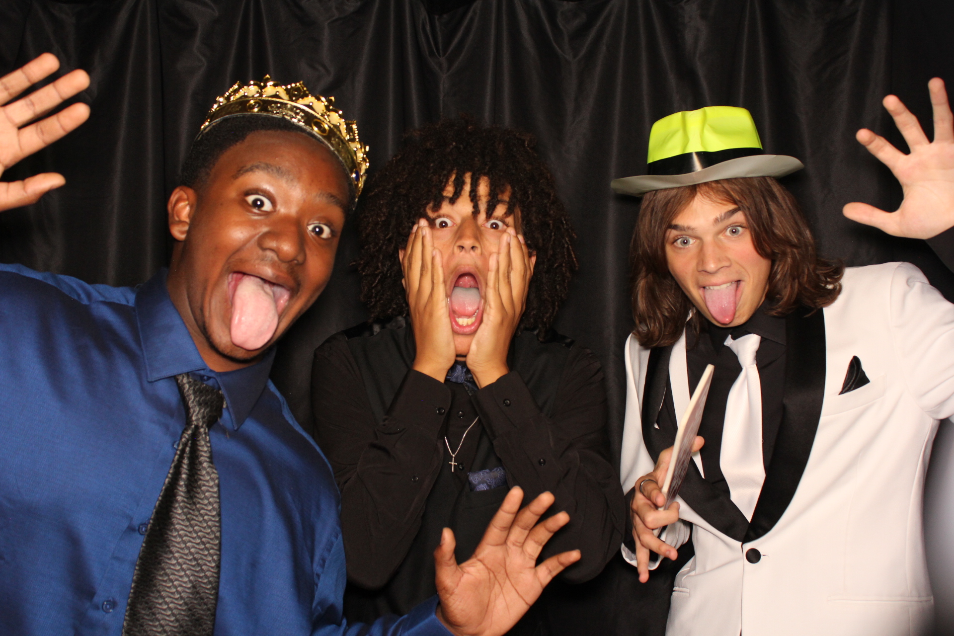 DPHS Homecoming | View more photos from the event at gallery.photoboothcincy.com/u/PhotoBoothCincy/DPHS-Homecoming