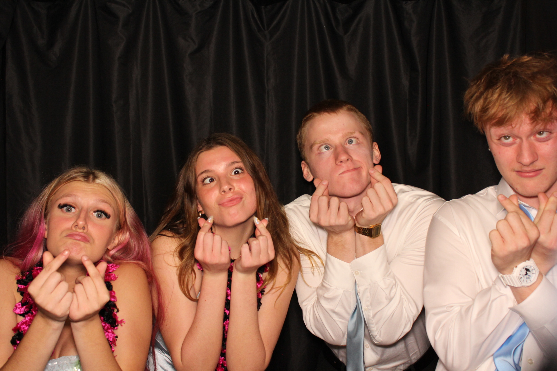 DPHS Homecoming | View more photos from the event at gallery.photoboothcincy.com/u/PhotoBoothCincy/DPHS-Homecoming