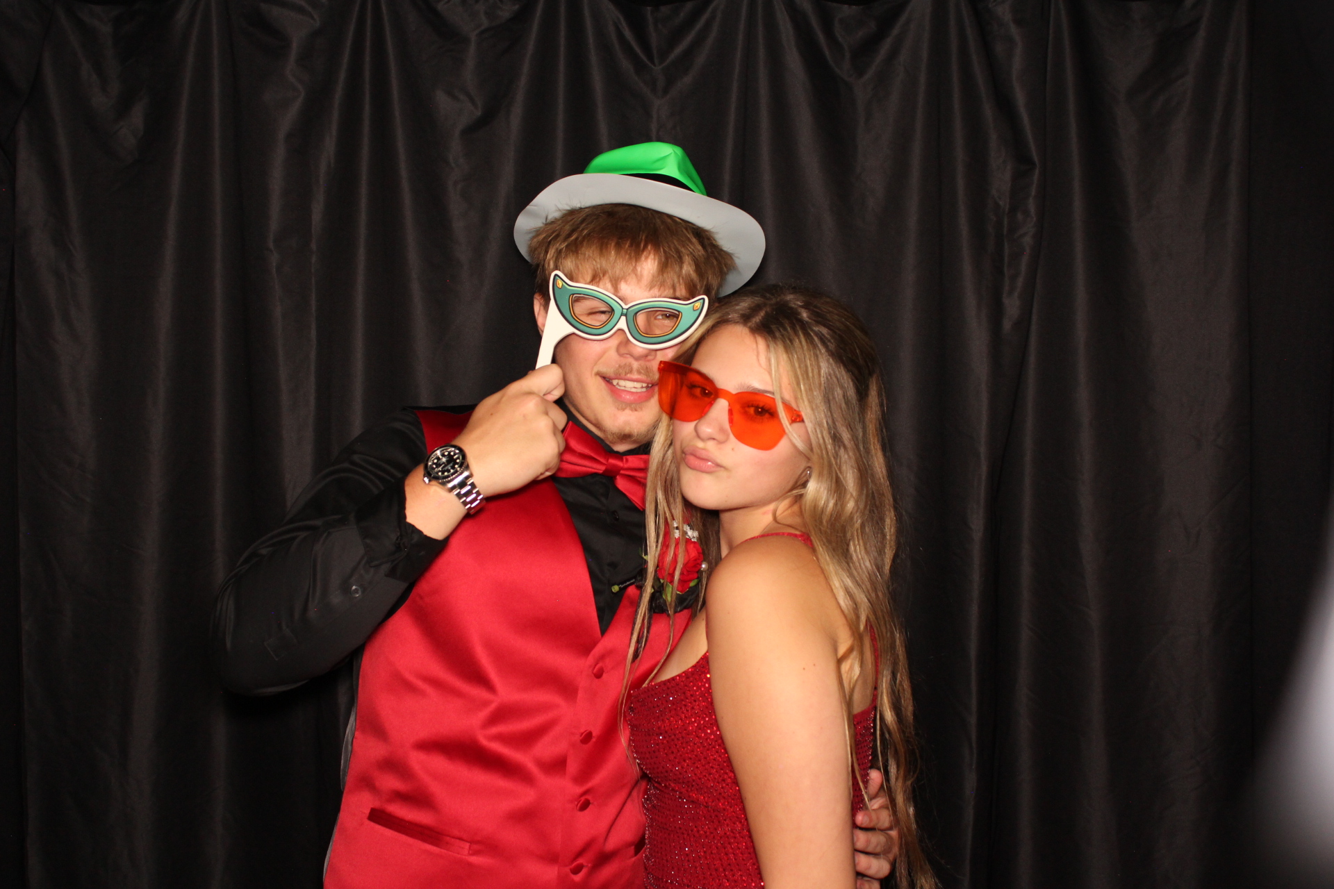 DPHS Homecoming | View more photos from the event at gallery.photoboothcincy.com/u/PhotoBoothCincy/DPHS-Homecoming