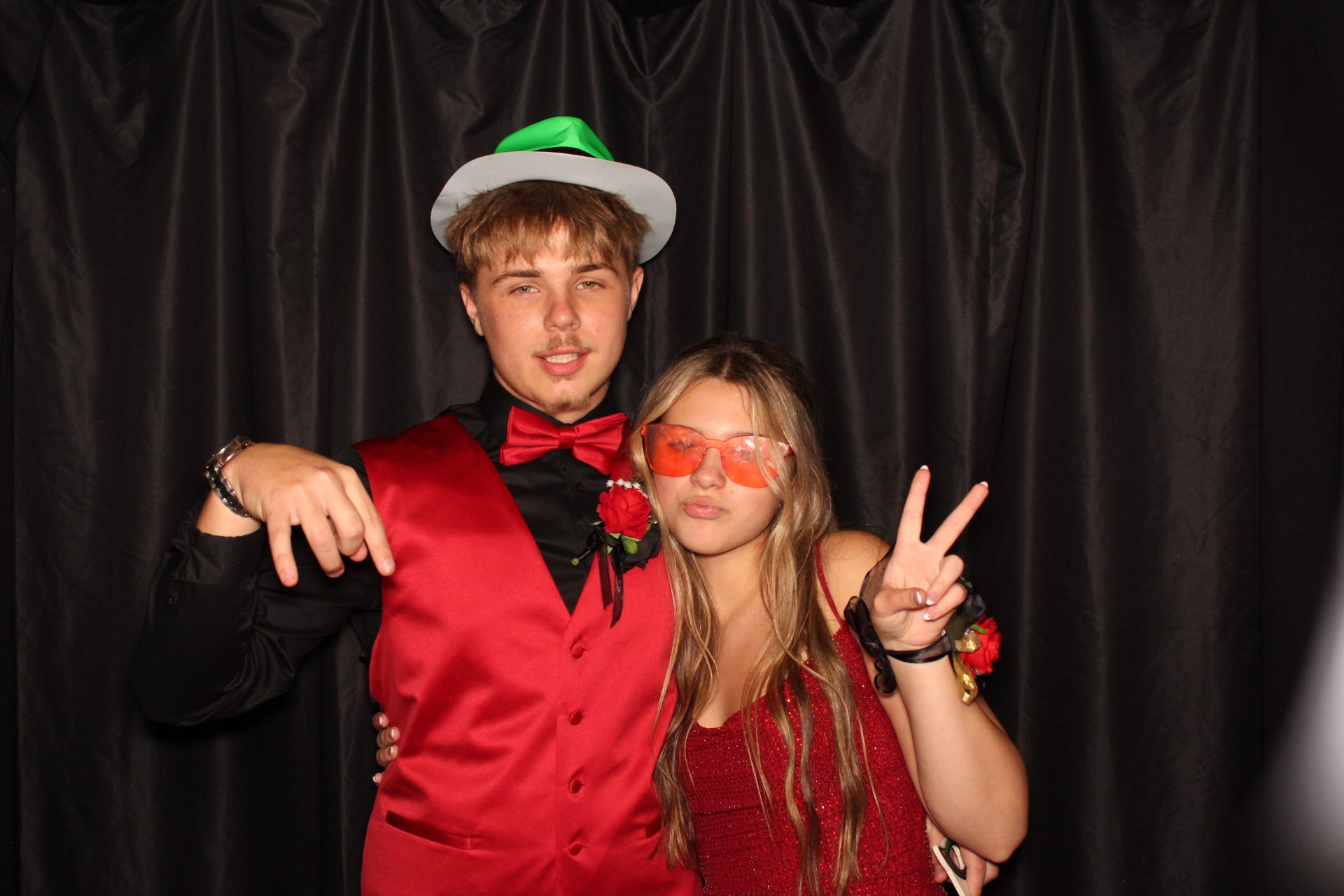 DPHS Homecoming | View more photos from the event at gallery.photoboothcincy.com/u/PhotoBoothCincy/DPHS-Homecoming