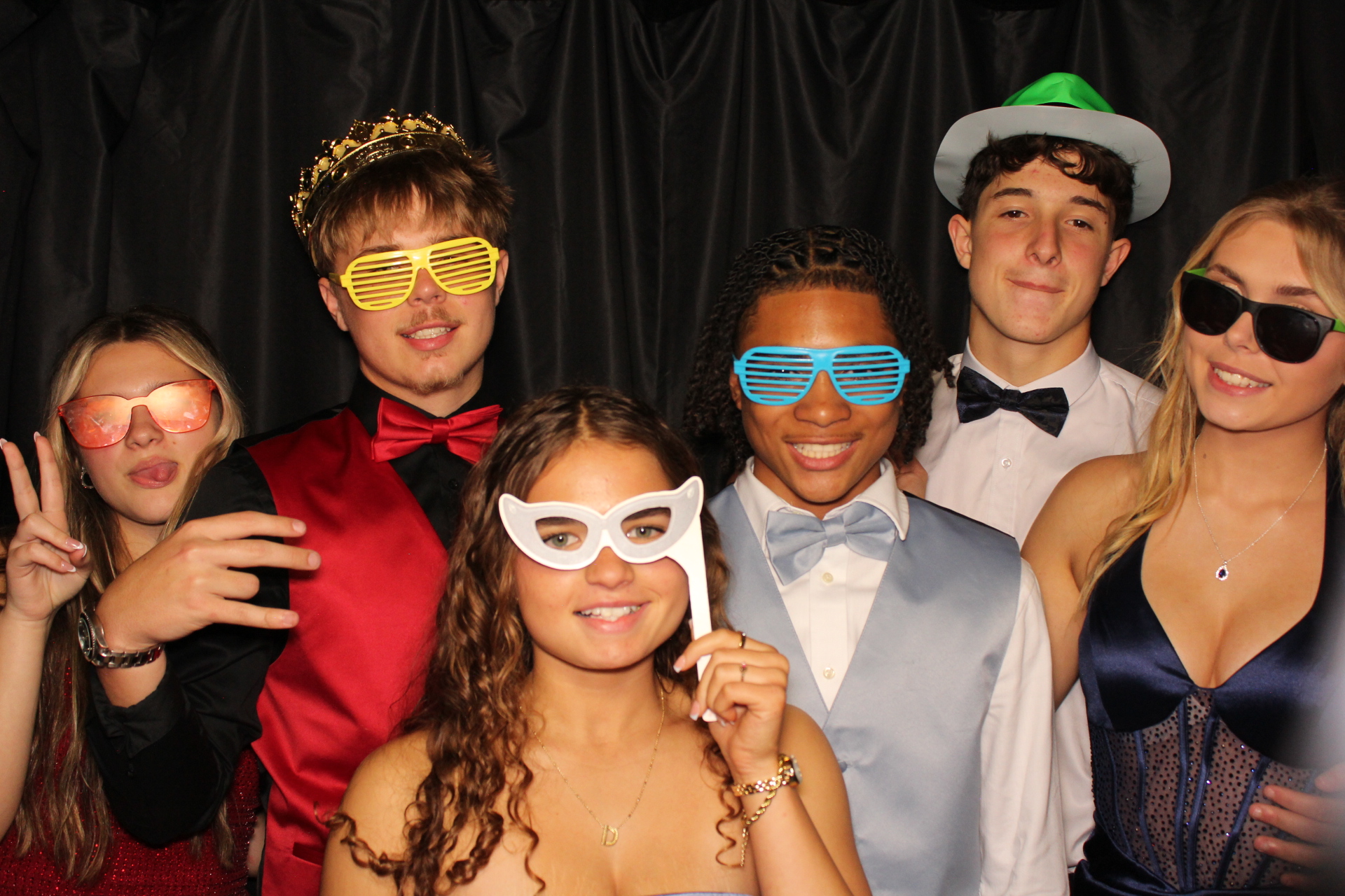 DPHS Homecoming | View more photos from the event at gallery.photoboothcincy.com/u/PhotoBoothCincy/DPHS-Homecoming