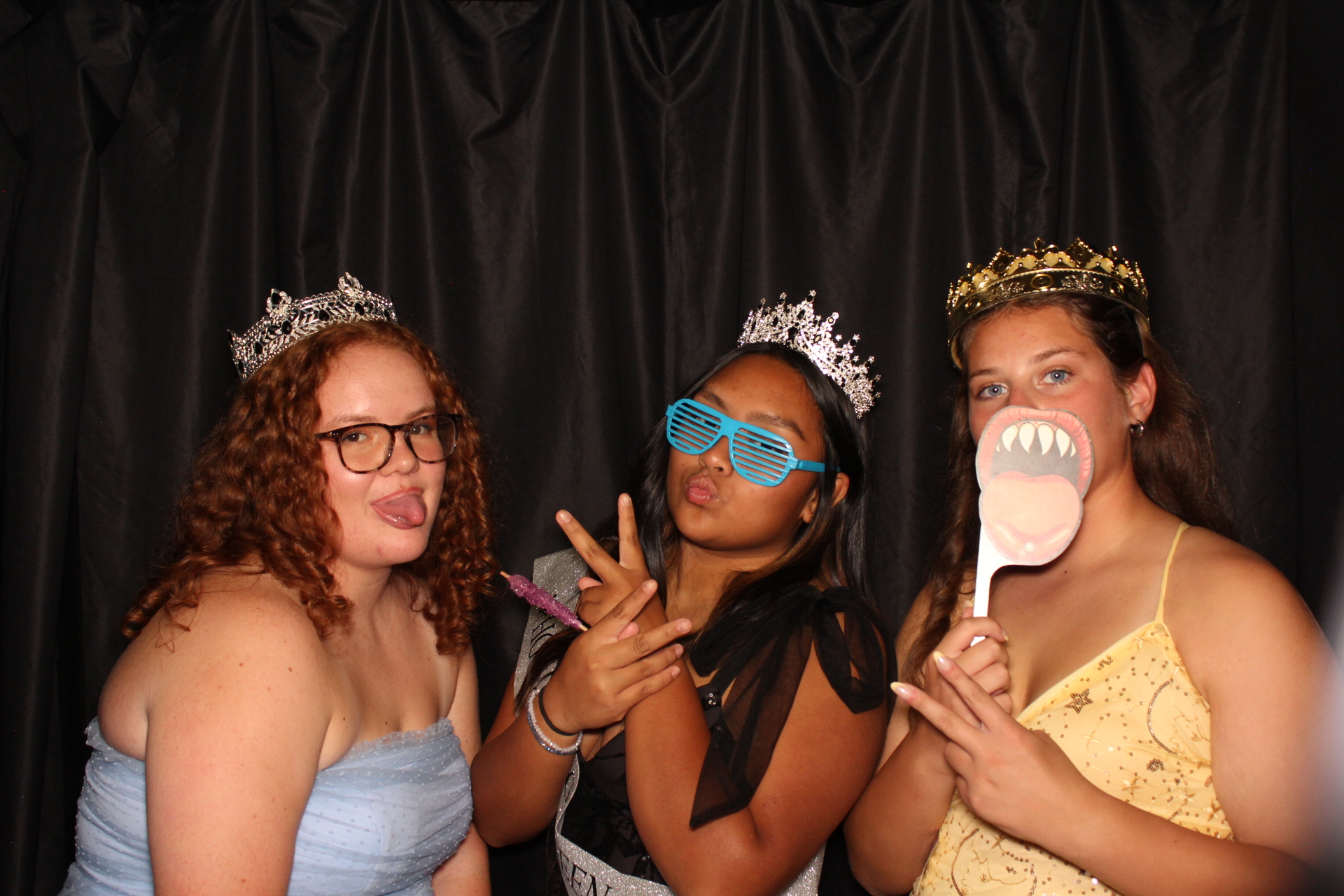DPHS Homecoming | View more photos from the event at gallery.photoboothcincy.com/u/PhotoBoothCincy/DPHS-Homecoming