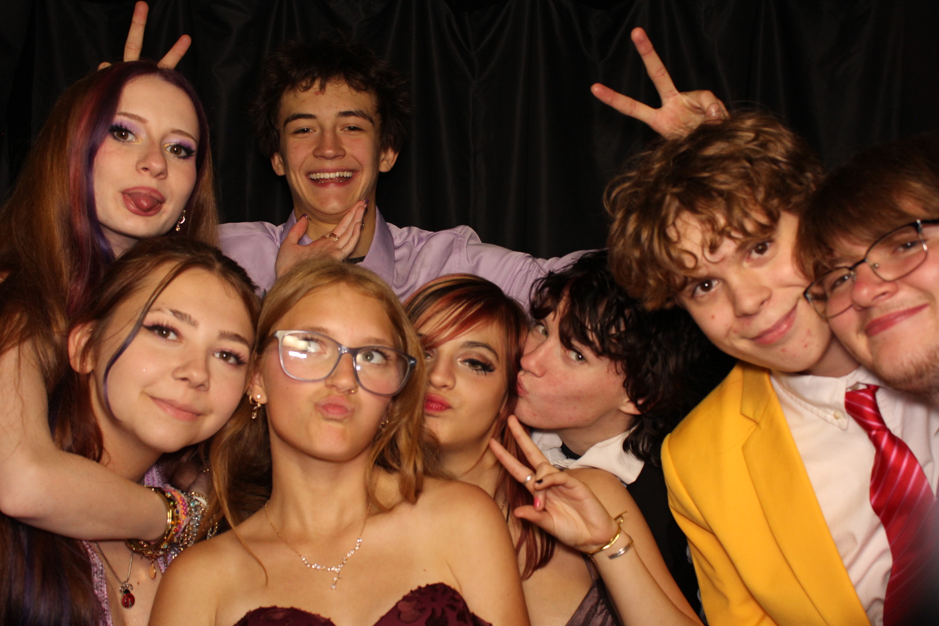 DPHS Homecoming | View more photos from the event at gallery.photoboothcincy.com/u/PhotoBoothCincy/DPHS-Homecoming