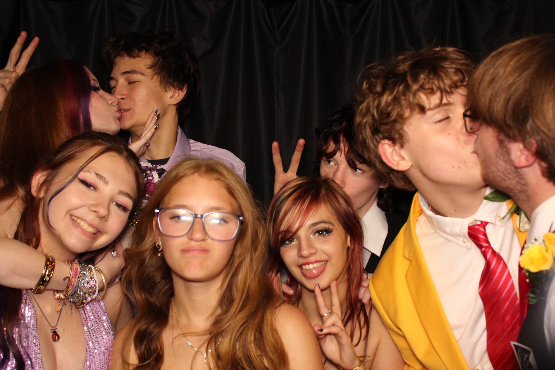 DPHS Homecoming | View more photos from the event at gallery.photoboothcincy.com/u/PhotoBoothCincy/DPHS-Homecoming