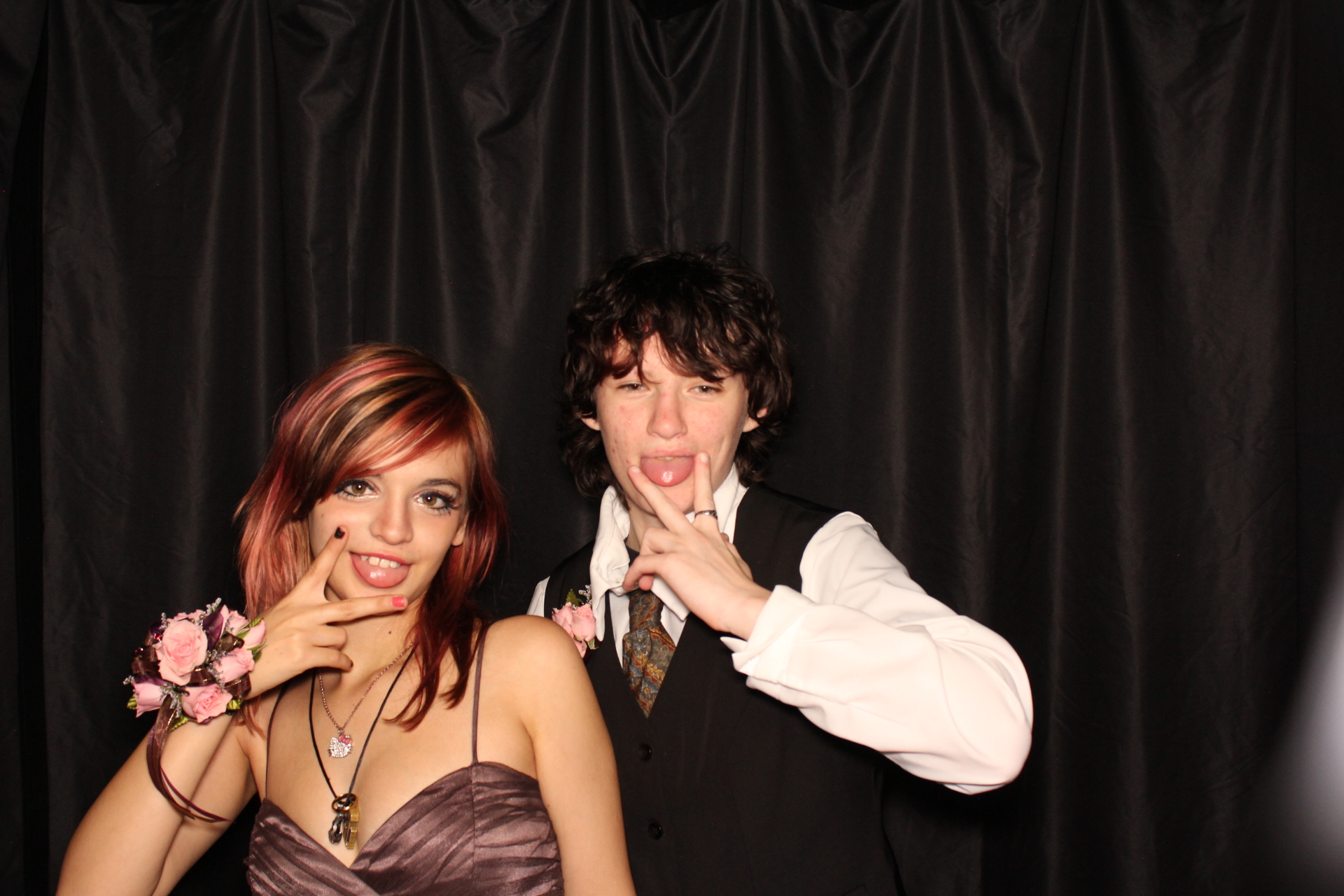 DPHS Homecoming | View more photos from the event at gallery.photoboothcincy.com/u/PhotoBoothCincy/DPHS-Homecoming
