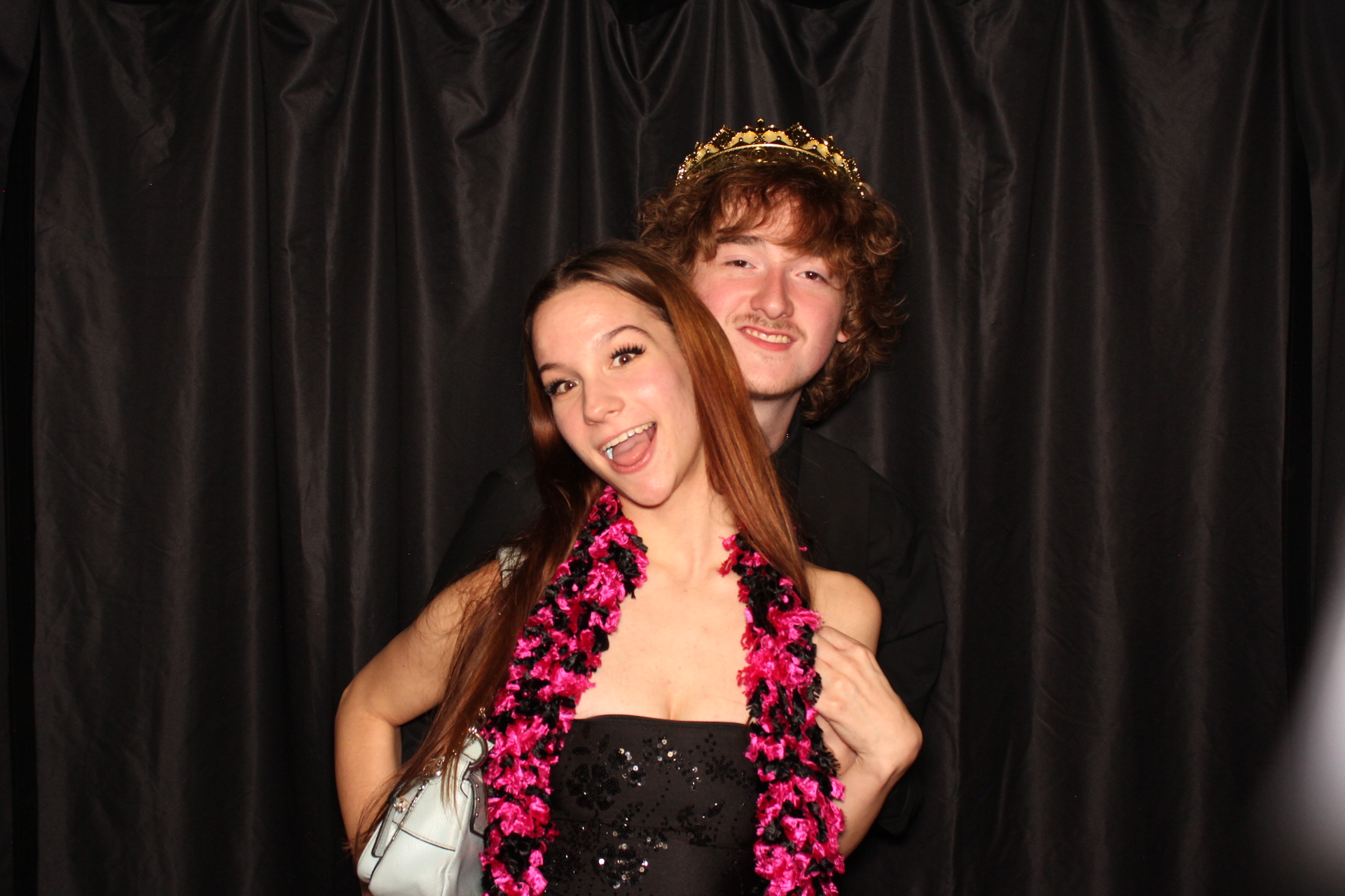 DPHS Homecoming | View more photos from the event at gallery.photoboothcincy.com/u/PhotoBoothCincy/DPHS-Homecoming