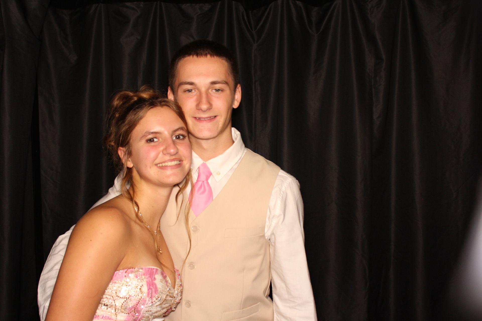 DPHS Homecoming | View more photos from the event at gallery.photoboothcincy.com/u/PhotoBoothCincy/DPHS-Homecoming