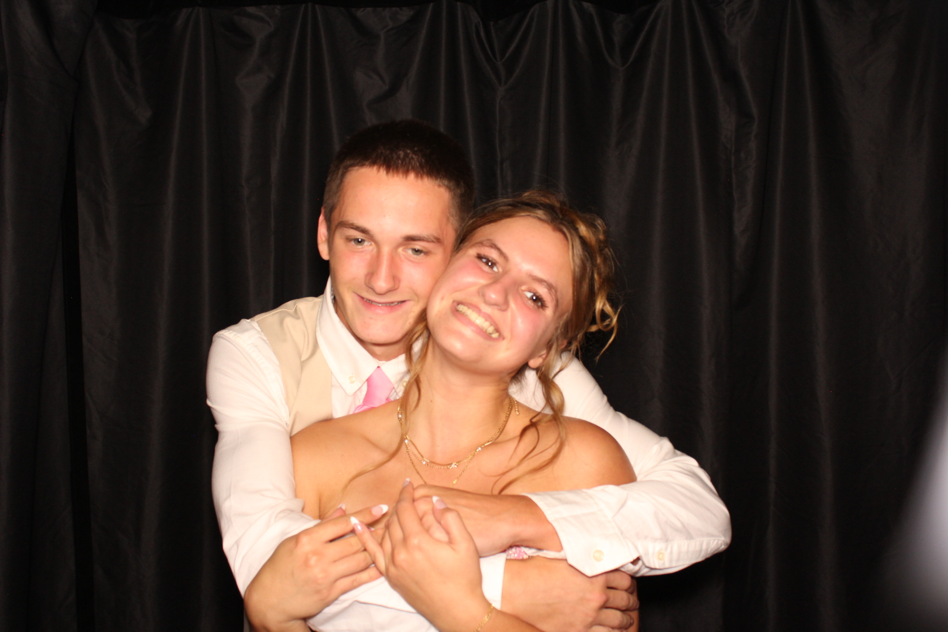 DPHS Homecoming | View more photos from the event at gallery.photoboothcincy.com/u/PhotoBoothCincy/DPHS-Homecoming