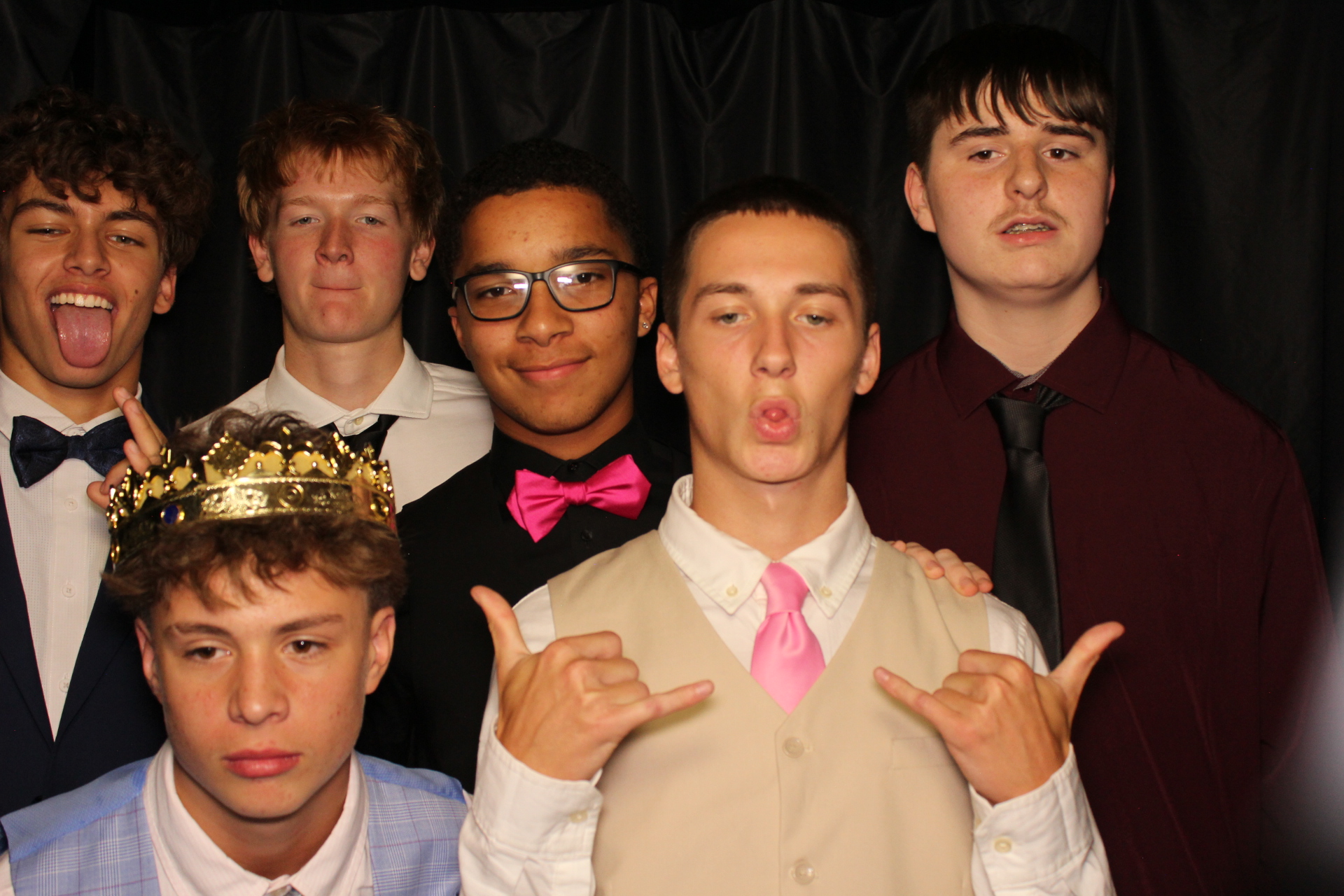 DPHS Homecoming | View more photos from the event at gallery.photoboothcincy.com/u/PhotoBoothCincy/DPHS-Homecoming