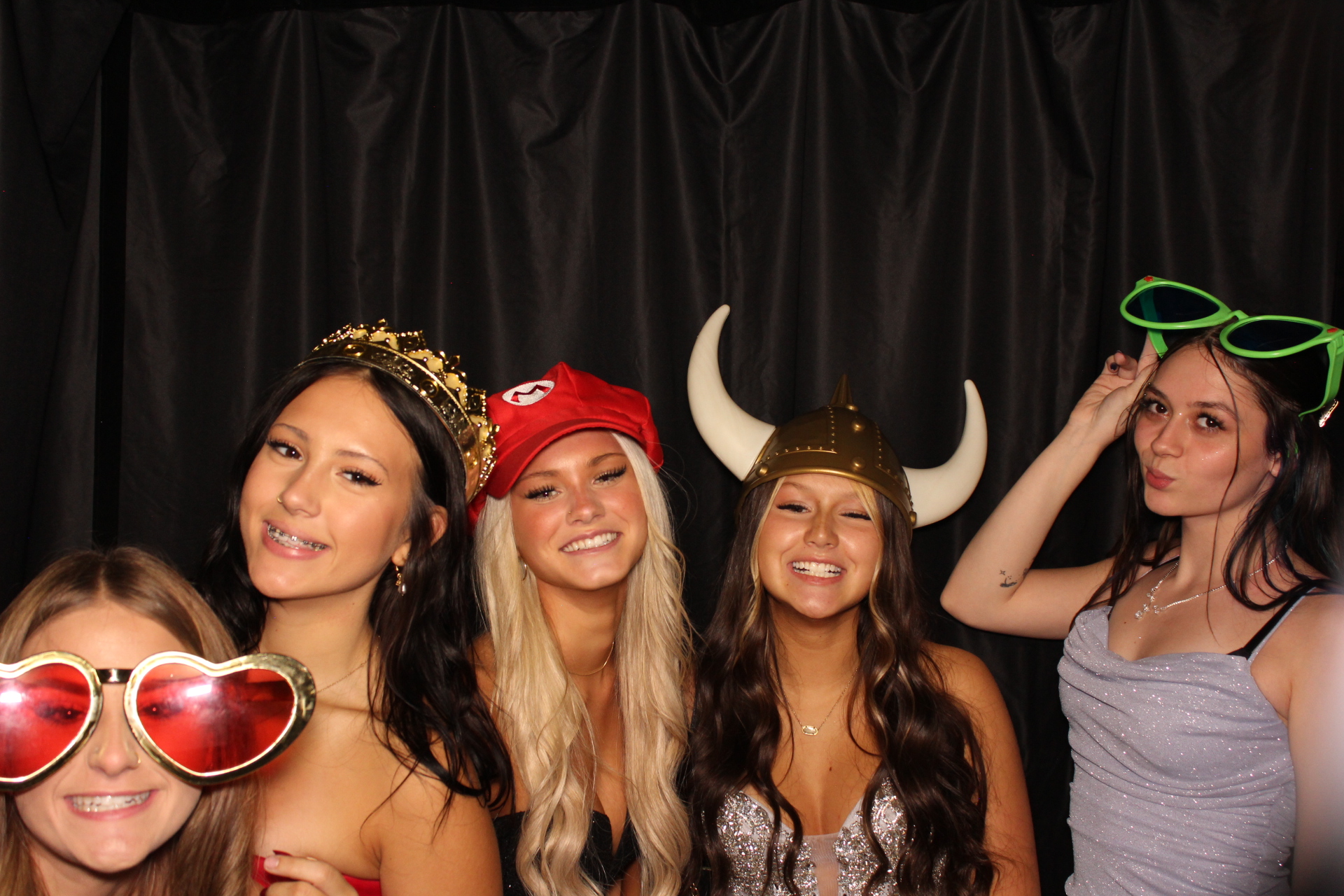 DPHS Homecoming | View more photos from the event at gallery.photoboothcincy.com/u/PhotoBoothCincy/DPHS-Homecoming