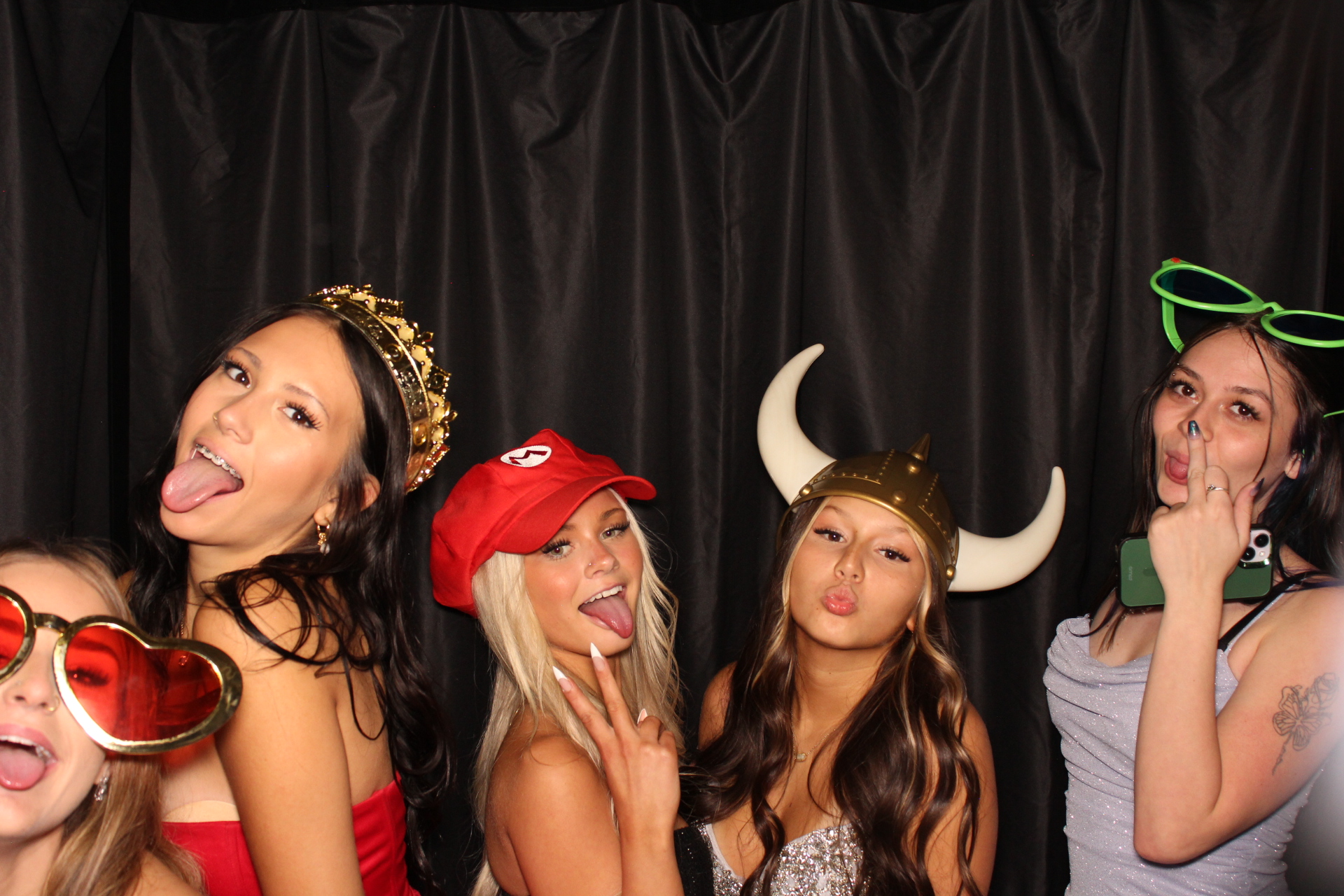 DPHS Homecoming | View more photos from the event at gallery.photoboothcincy.com/u/PhotoBoothCincy/DPHS-Homecoming