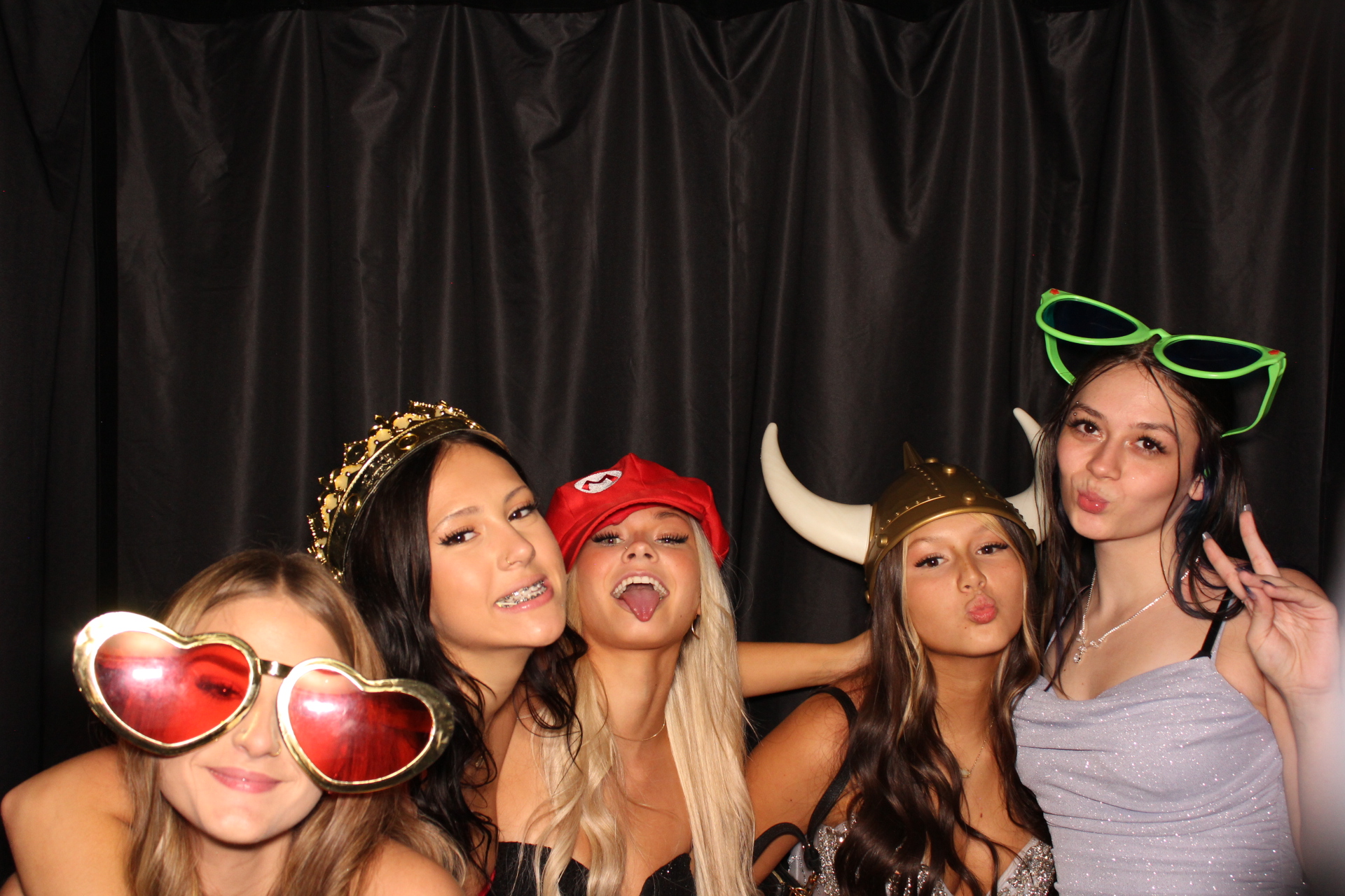 DPHS Homecoming | View more photos from the event at gallery.photoboothcincy.com/u/PhotoBoothCincy/DPHS-Homecoming
