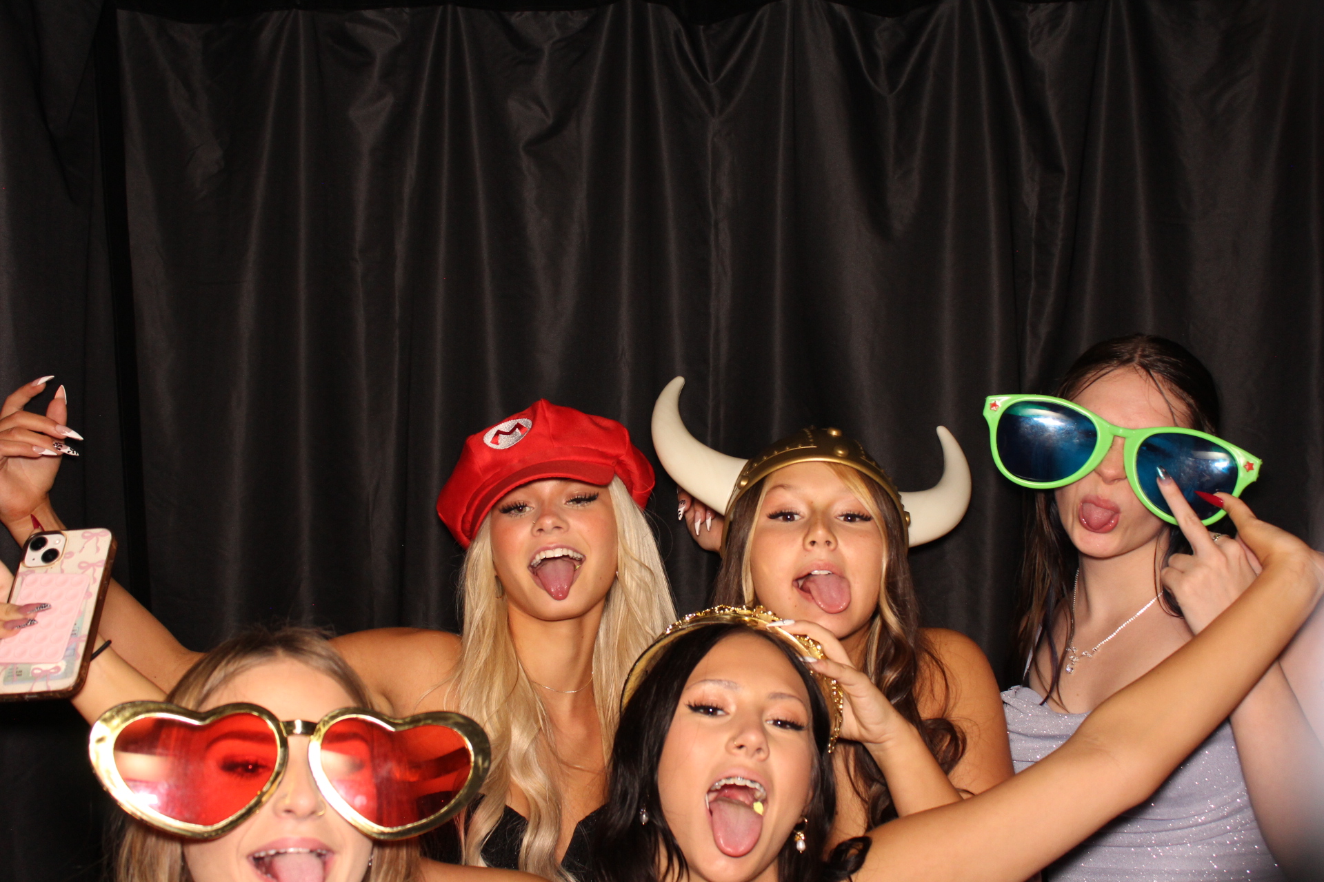 DPHS Homecoming | View more photos from the event at gallery.photoboothcincy.com/u/PhotoBoothCincy/DPHS-Homecoming