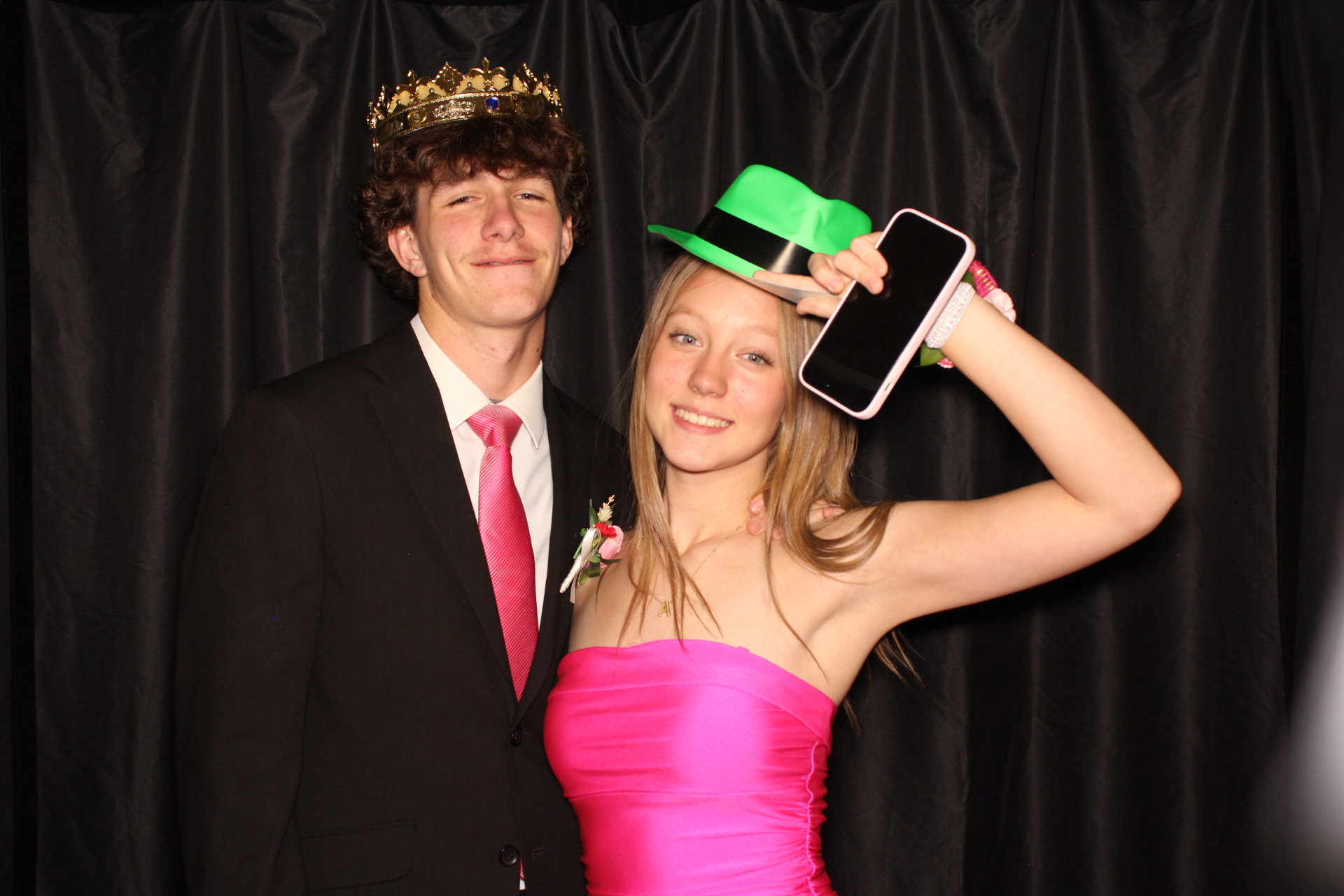 DPHS Homecoming | View more photos from the event at gallery.photoboothcincy.com/u/PhotoBoothCincy/DPHS-Homecoming