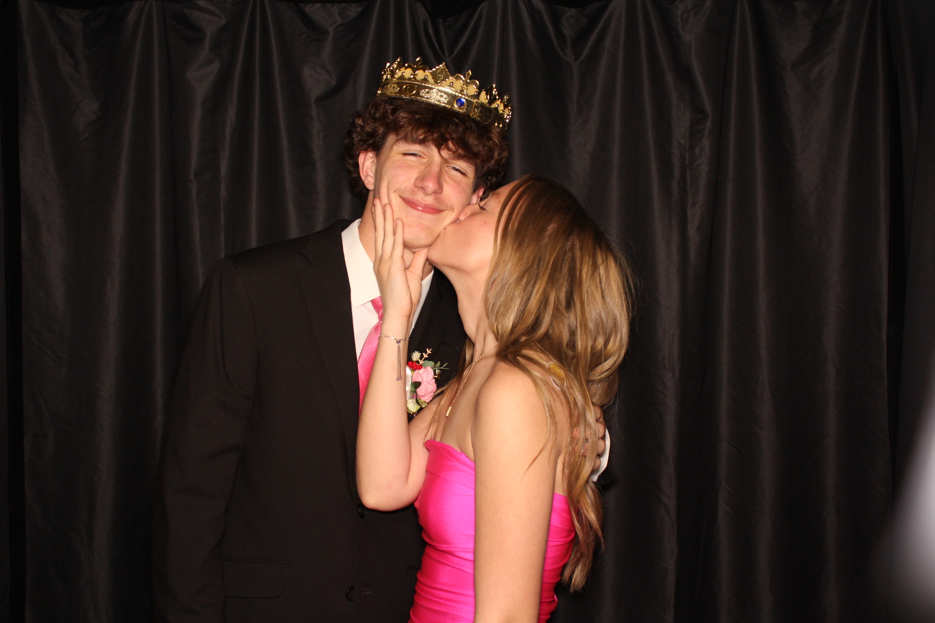 DPHS Homecoming | View more photos from the event at gallery.photoboothcincy.com/u/PhotoBoothCincy/DPHS-Homecoming