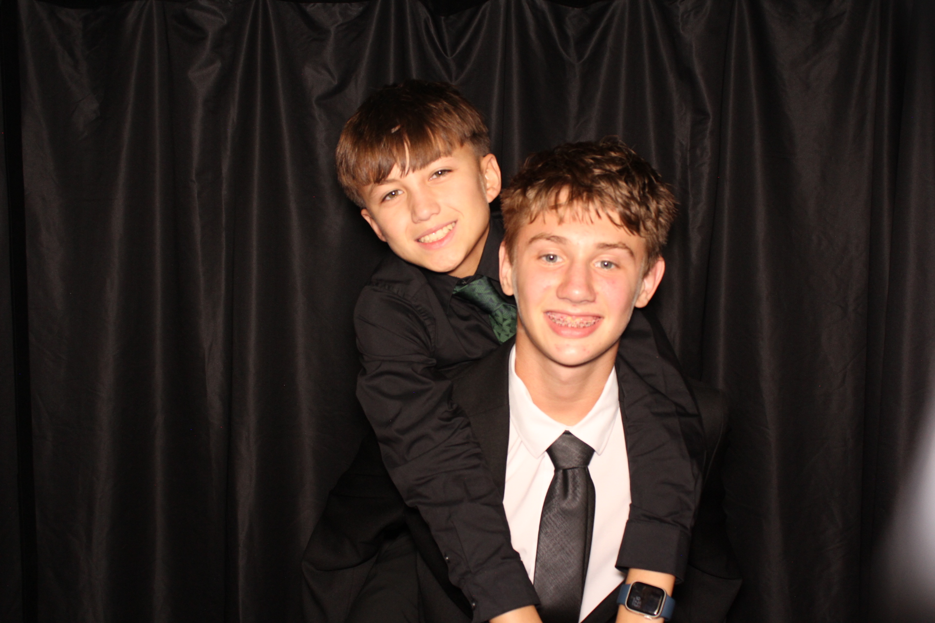 DPHS Homecoming | View more photos from the event at gallery.photoboothcincy.com/u/PhotoBoothCincy/DPHS-Homecoming