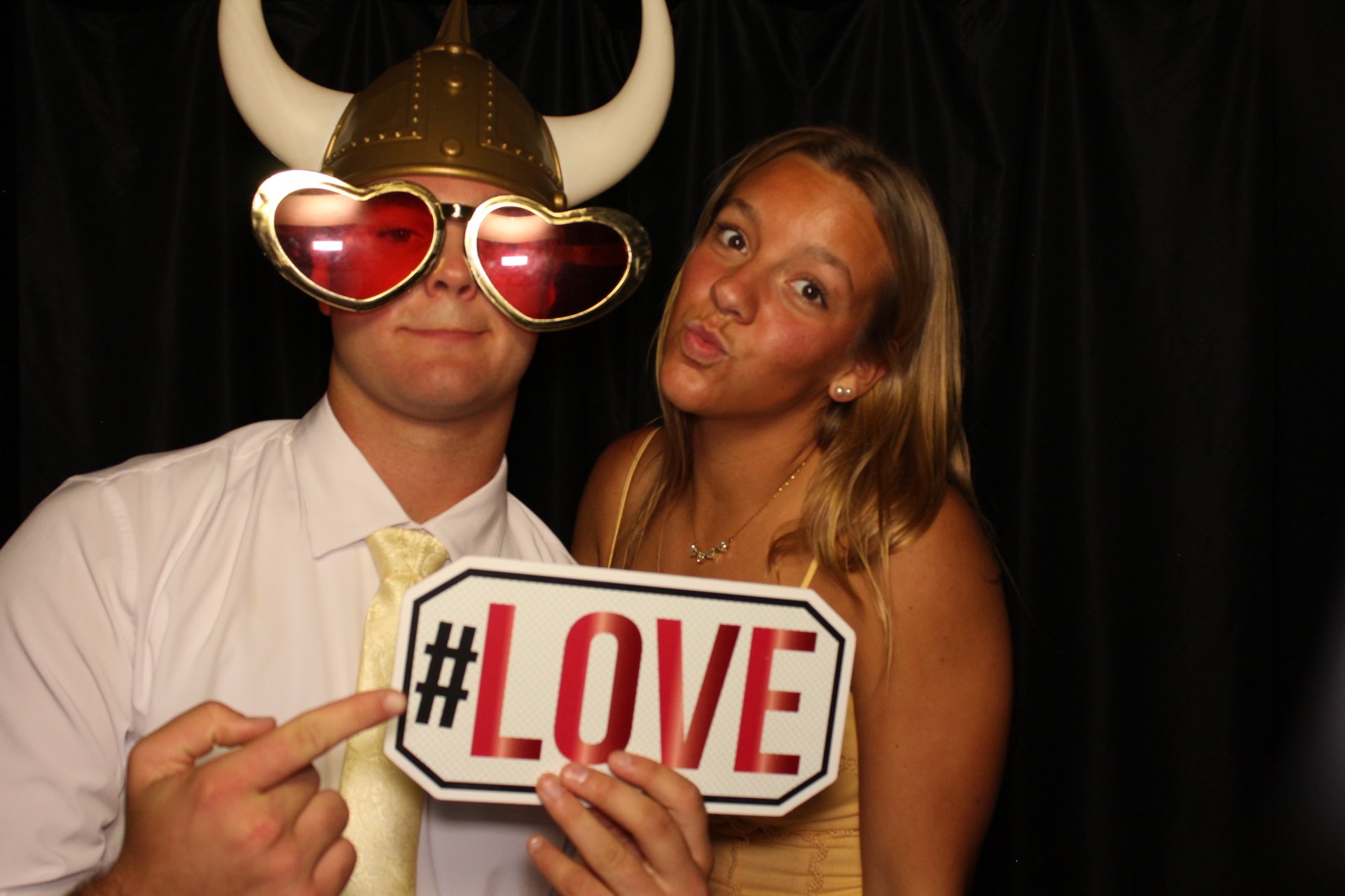 DPHS Homecoming | View more photos from the event at gallery.photoboothcincy.com/u/PhotoBoothCincy/DPHS-Homecoming