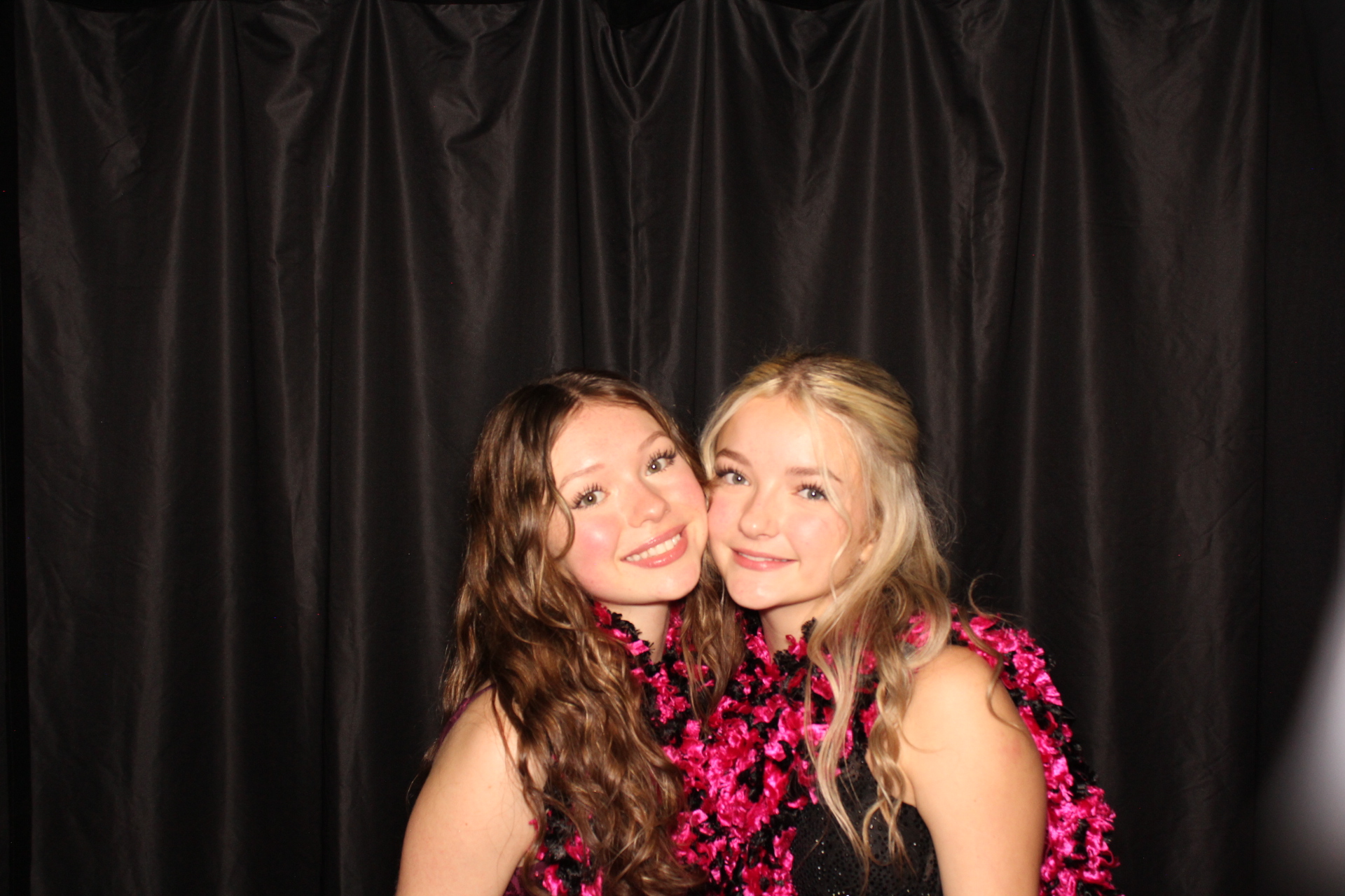 DPHS Homecoming | View more photos from the event at gallery.photoboothcincy.com/u/PhotoBoothCincy/DPHS-Homecoming