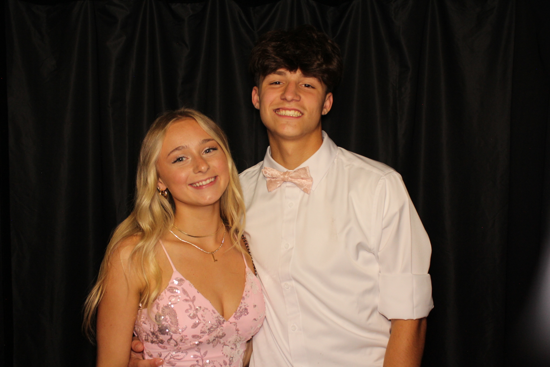 DPHS Homecoming | View more photos from the event at gallery.photoboothcincy.com/u/PhotoBoothCincy/DPHS-Homecoming