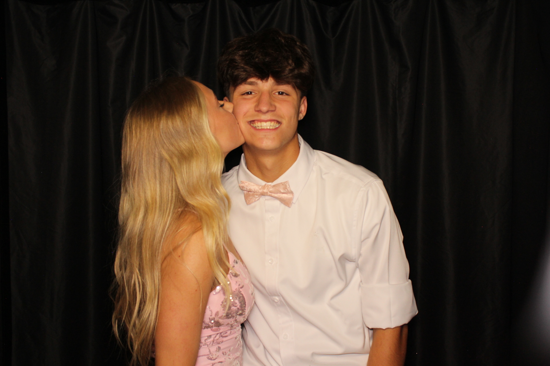 DPHS Homecoming | View more photos from the event at gallery.photoboothcincy.com/u/PhotoBoothCincy/DPHS-Homecoming