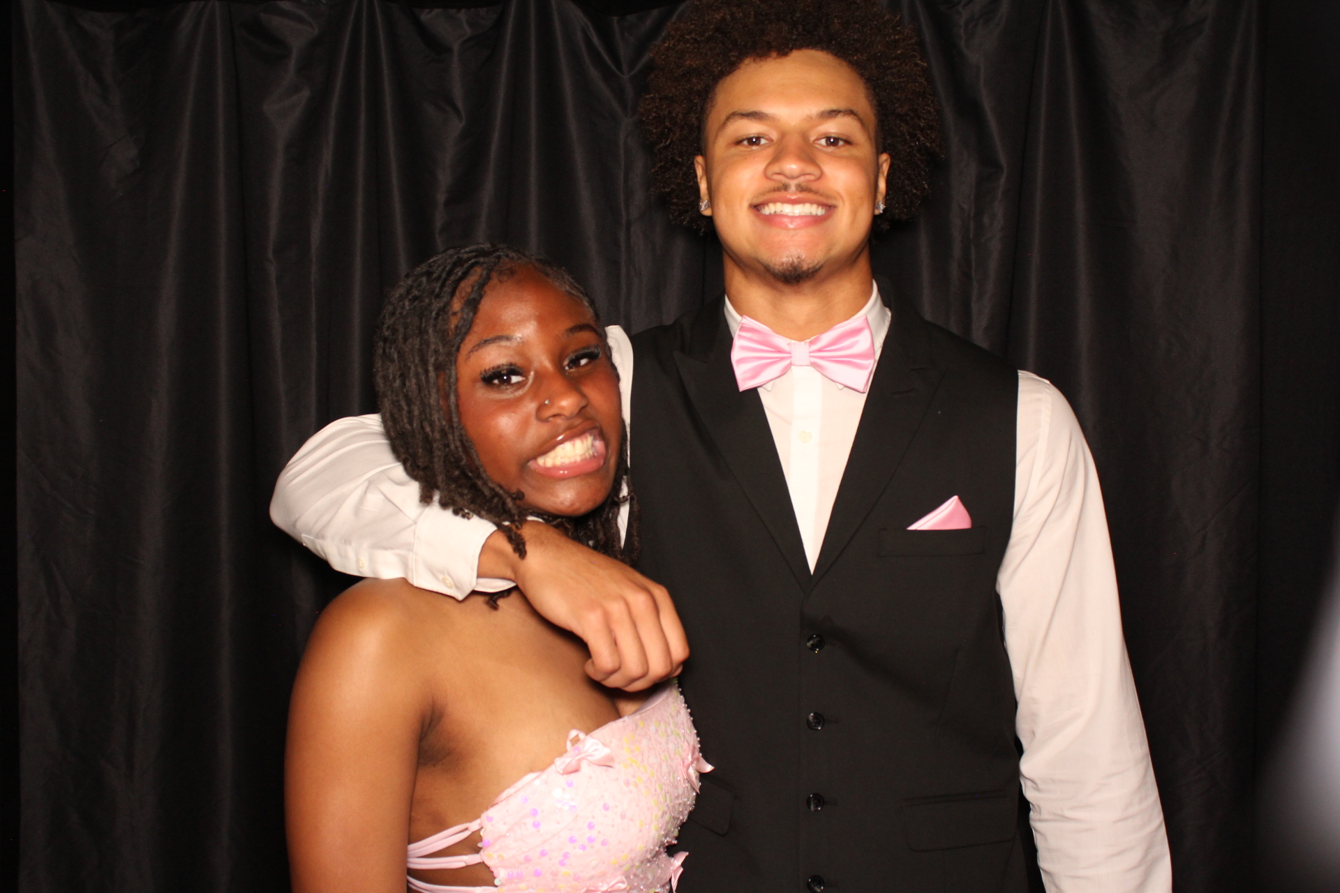 DPHS Homecoming | View more photos from the event at gallery.photoboothcincy.com/u/PhotoBoothCincy/DPHS-Homecoming
