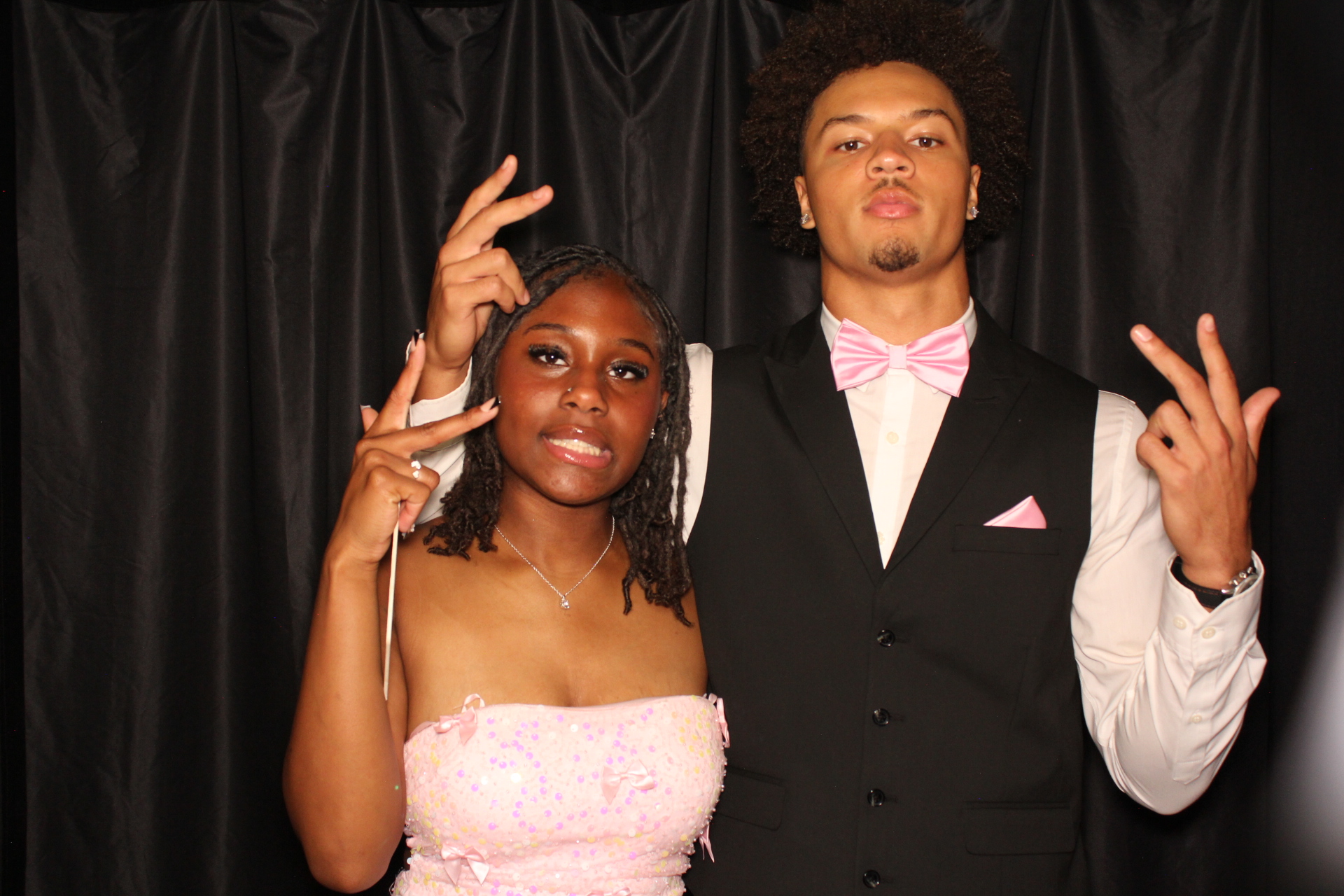 DPHS Homecoming | View more photos from the event at gallery.photoboothcincy.com/u/PhotoBoothCincy/DPHS-Homecoming