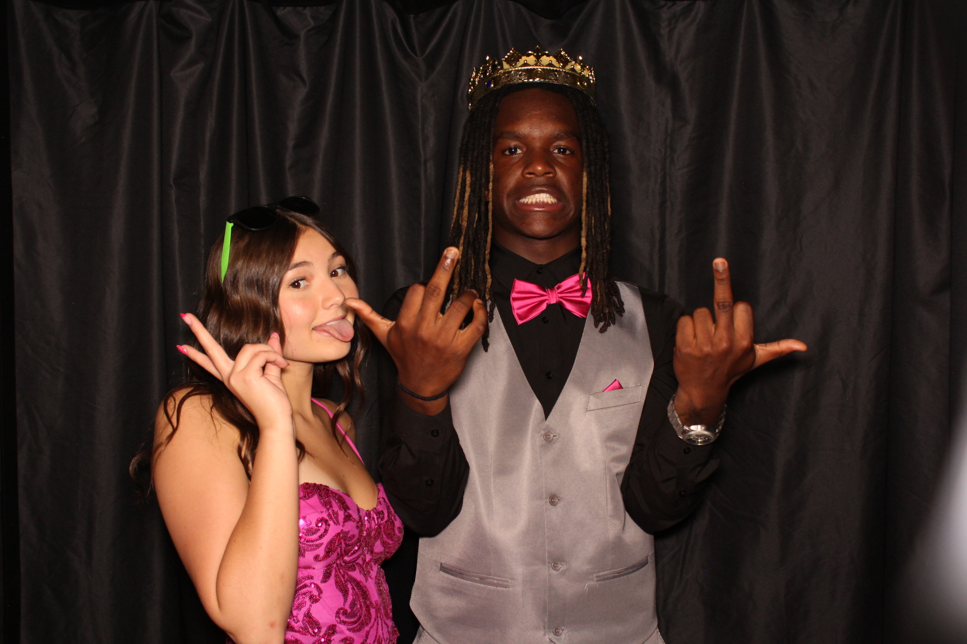 DPHS Homecoming | View more photos from the event at gallery.photoboothcincy.com/u/PhotoBoothCincy/DPHS-Homecoming