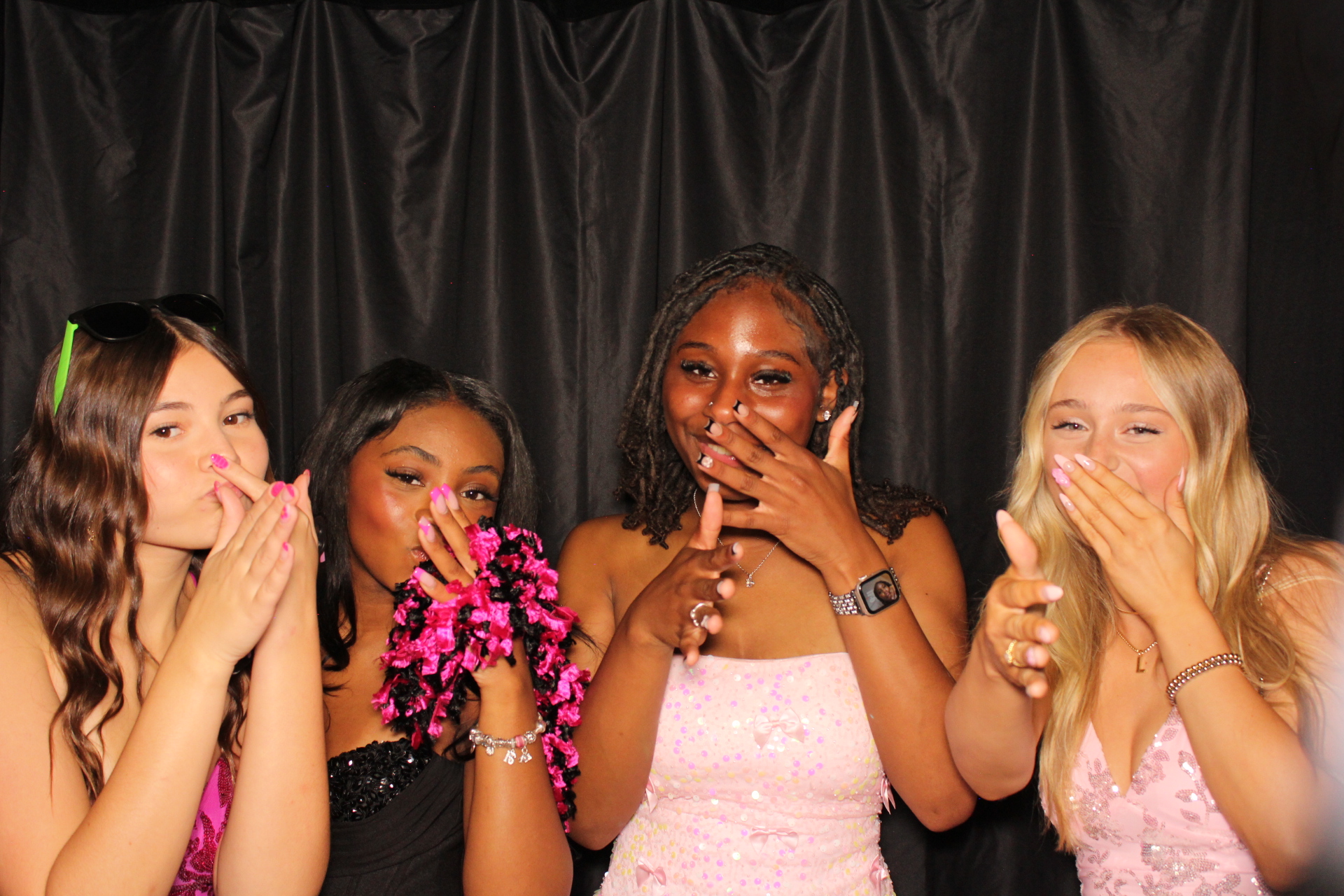 DPHS Homecoming | View more photos from the event at gallery.photoboothcincy.com/u/PhotoBoothCincy/DPHS-Homecoming