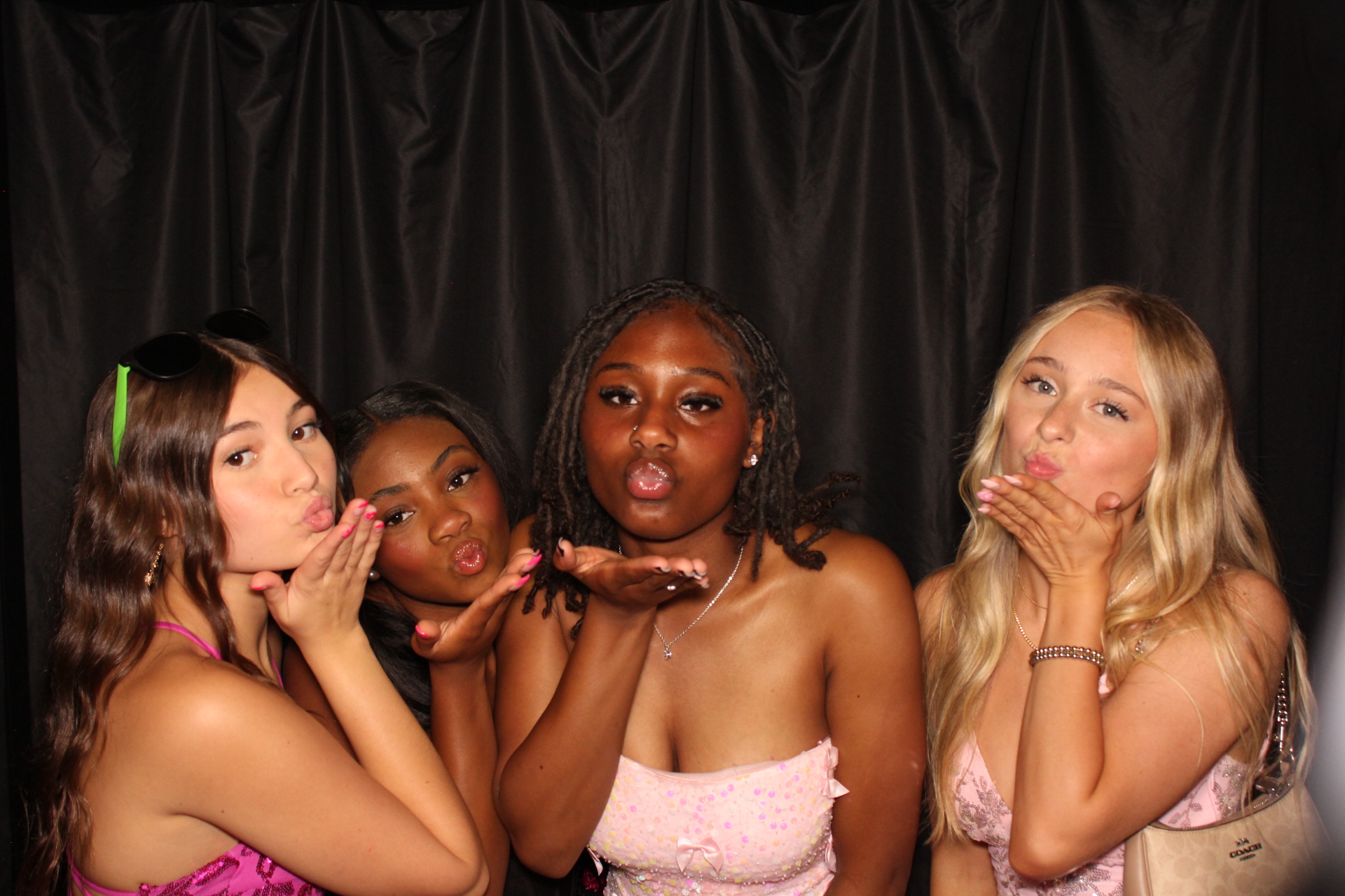 DPHS Homecoming | View more photos from the event at gallery.photoboothcincy.com/u/PhotoBoothCincy/DPHS-Homecoming