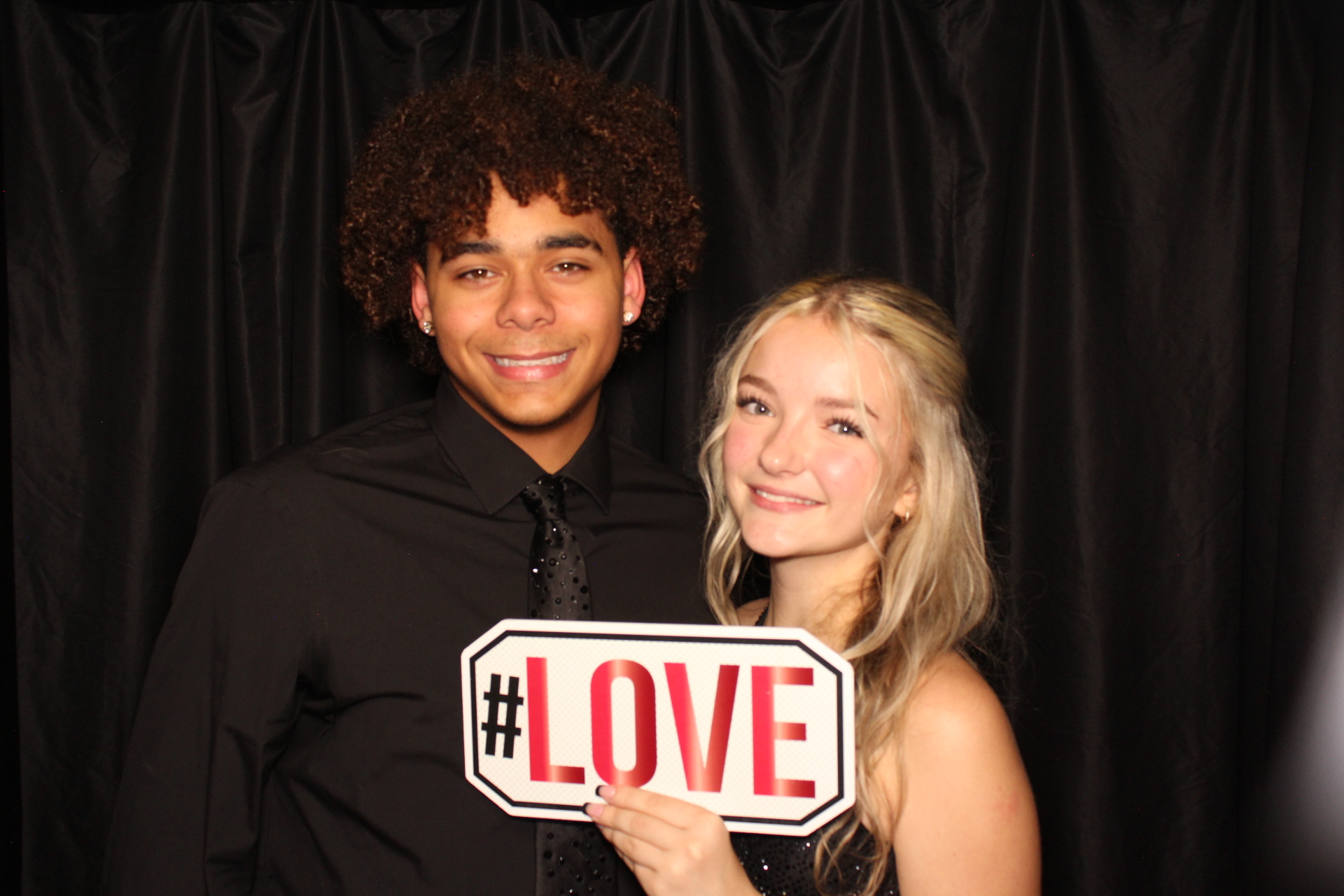 DPHS Homecoming | View more photos from the event at gallery.photoboothcincy.com/u/PhotoBoothCincy/DPHS-Homecoming