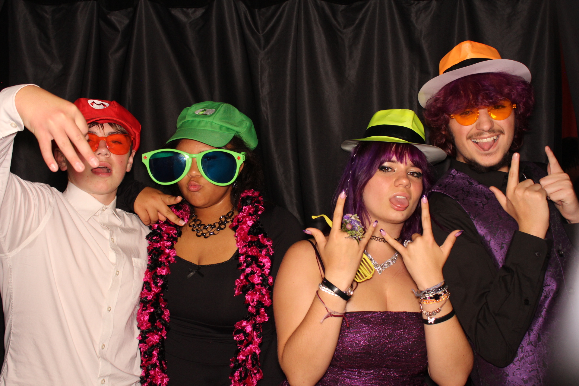 DPHS Homecoming | View more photos from the event at gallery.photoboothcincy.com/u/PhotoBoothCincy/DPHS-Homecoming