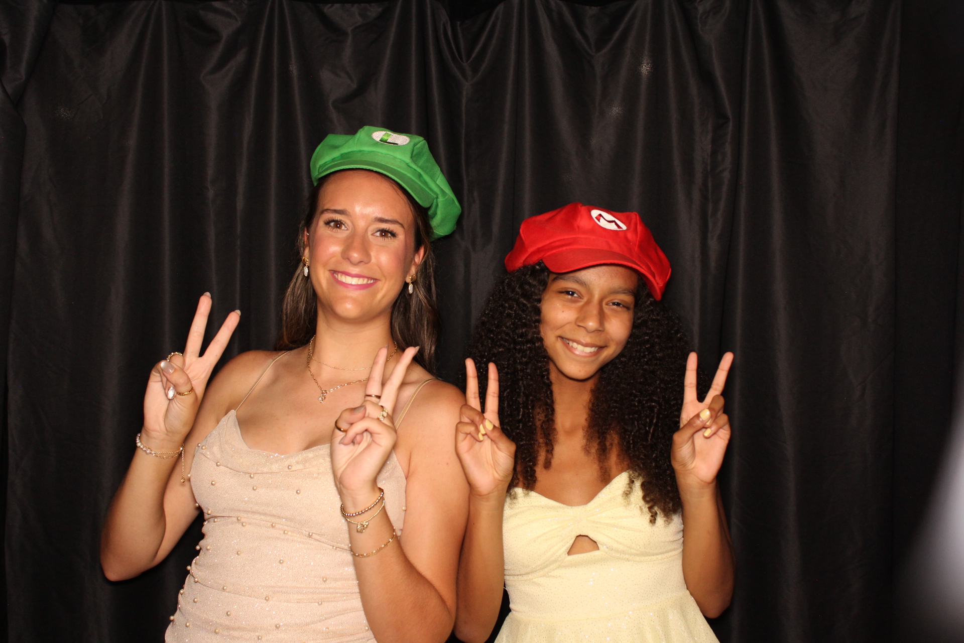DPHS Homecoming | View more photos from the event at gallery.photoboothcincy.com/u/PhotoBoothCincy/DPHS-Homecoming