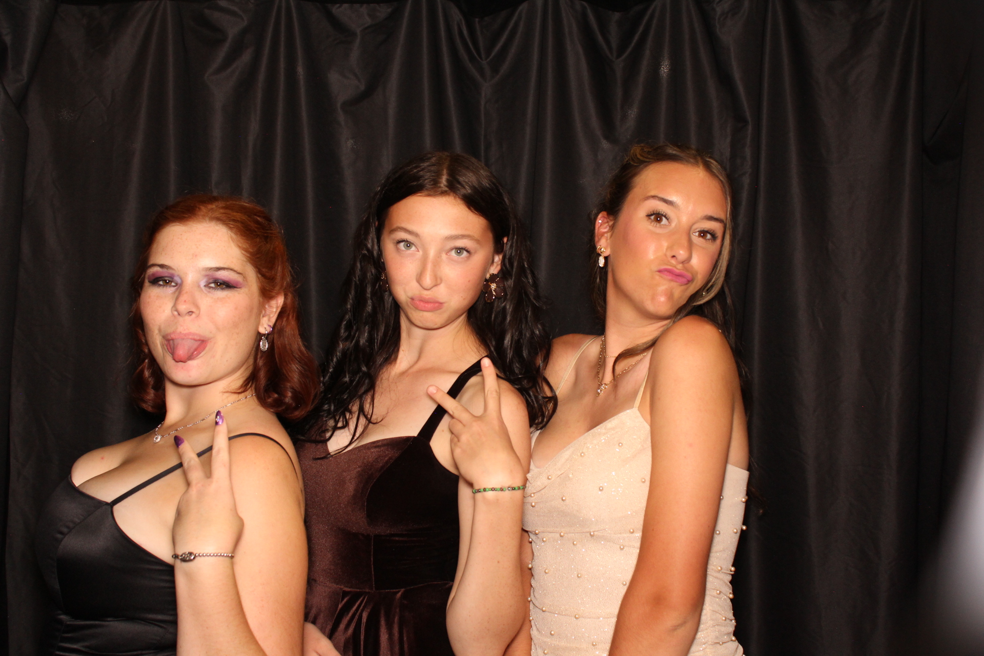 DPHS Homecoming | View more photos from the event at gallery.photoboothcincy.com/u/PhotoBoothCincy/DPHS-Homecoming