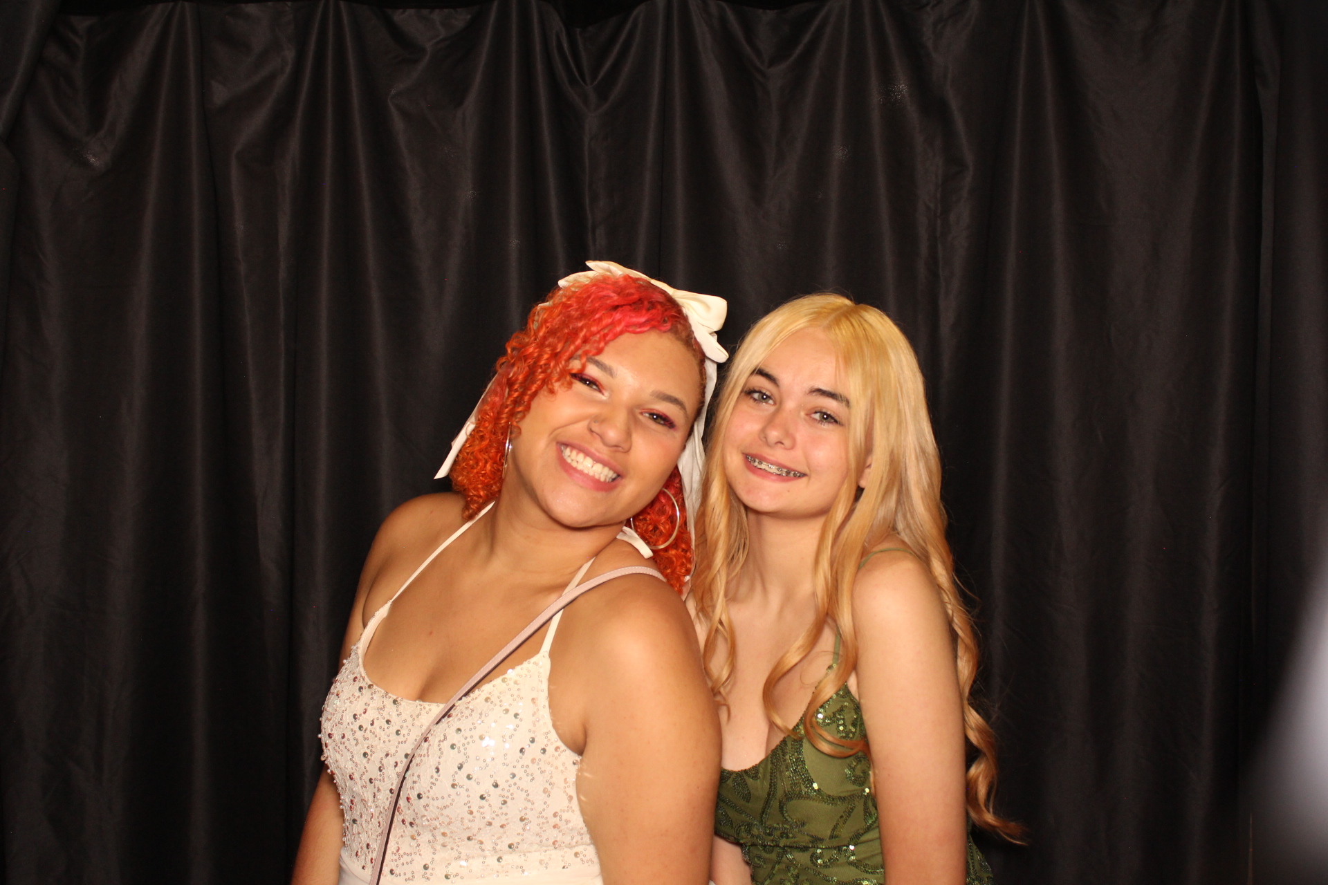 DPHS Homecoming | View more photos from the event at gallery.photoboothcincy.com/u/PhotoBoothCincy/DPHS-Homecoming