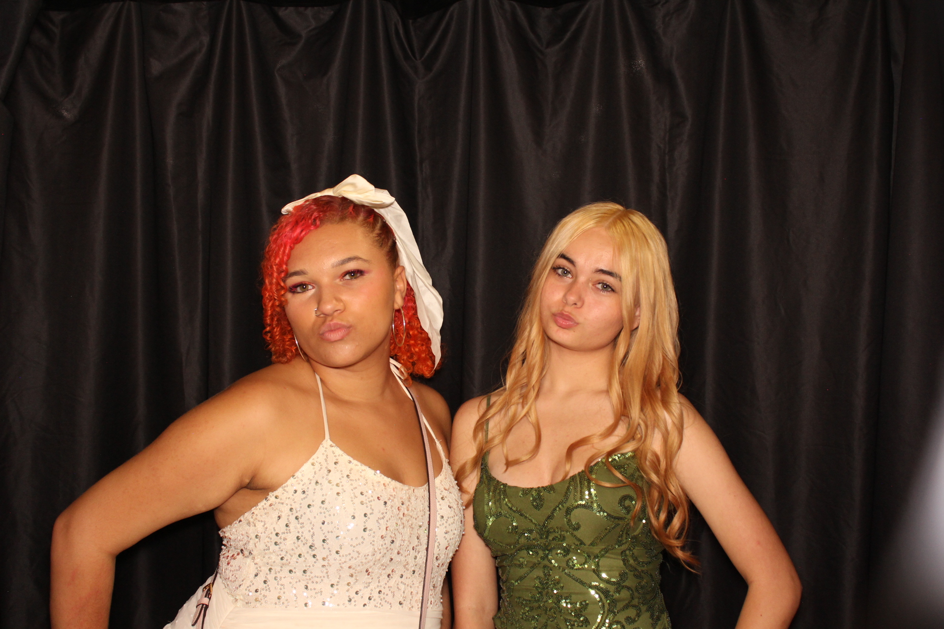 DPHS Homecoming | View more photos from the event at gallery.photoboothcincy.com/u/PhotoBoothCincy/DPHS-Homecoming