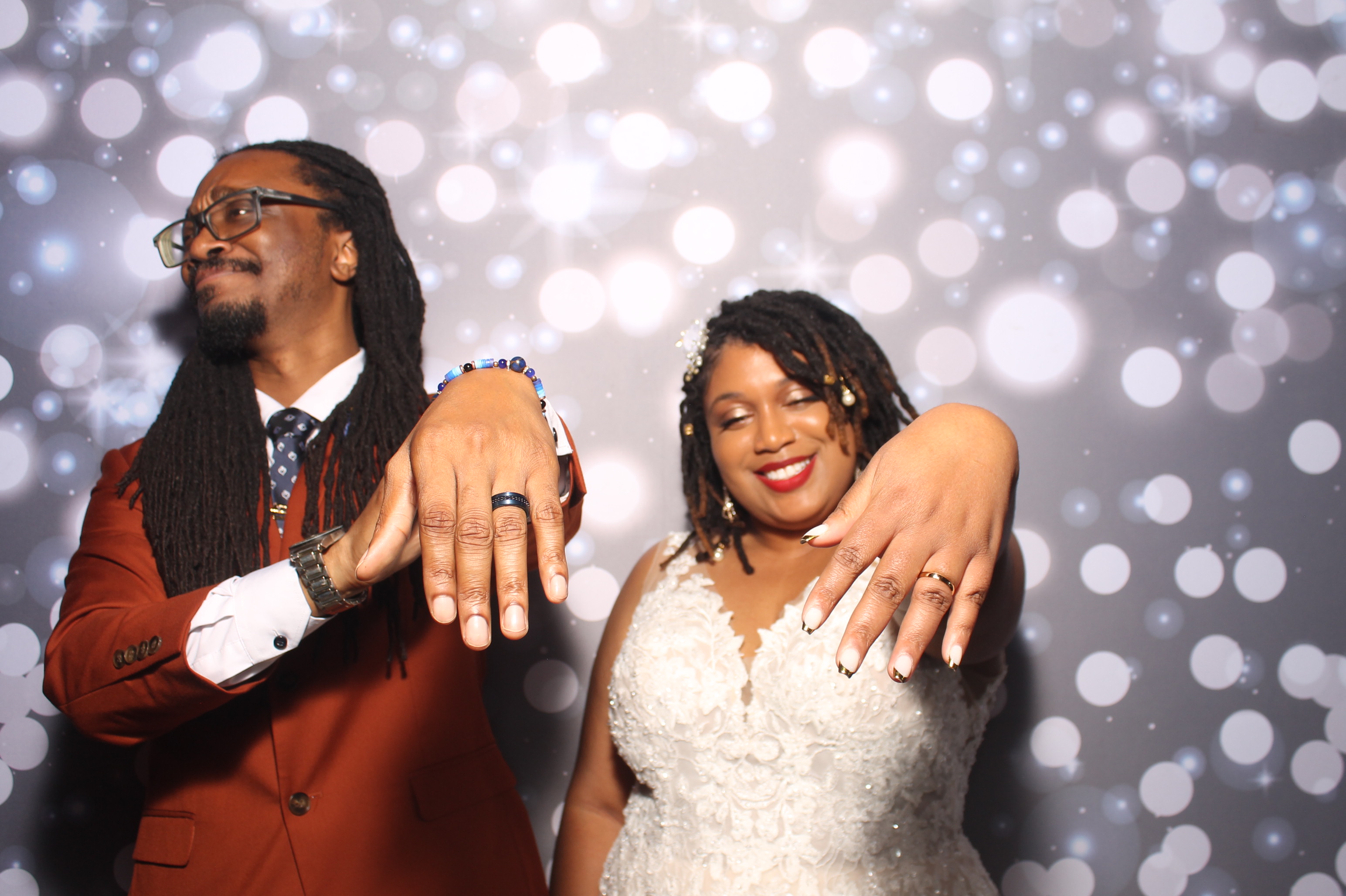 Darian & Isis | View more photos from the event at gallery.photoboothcincy.com/u/PhotoBoothCincy/Darian-Isis