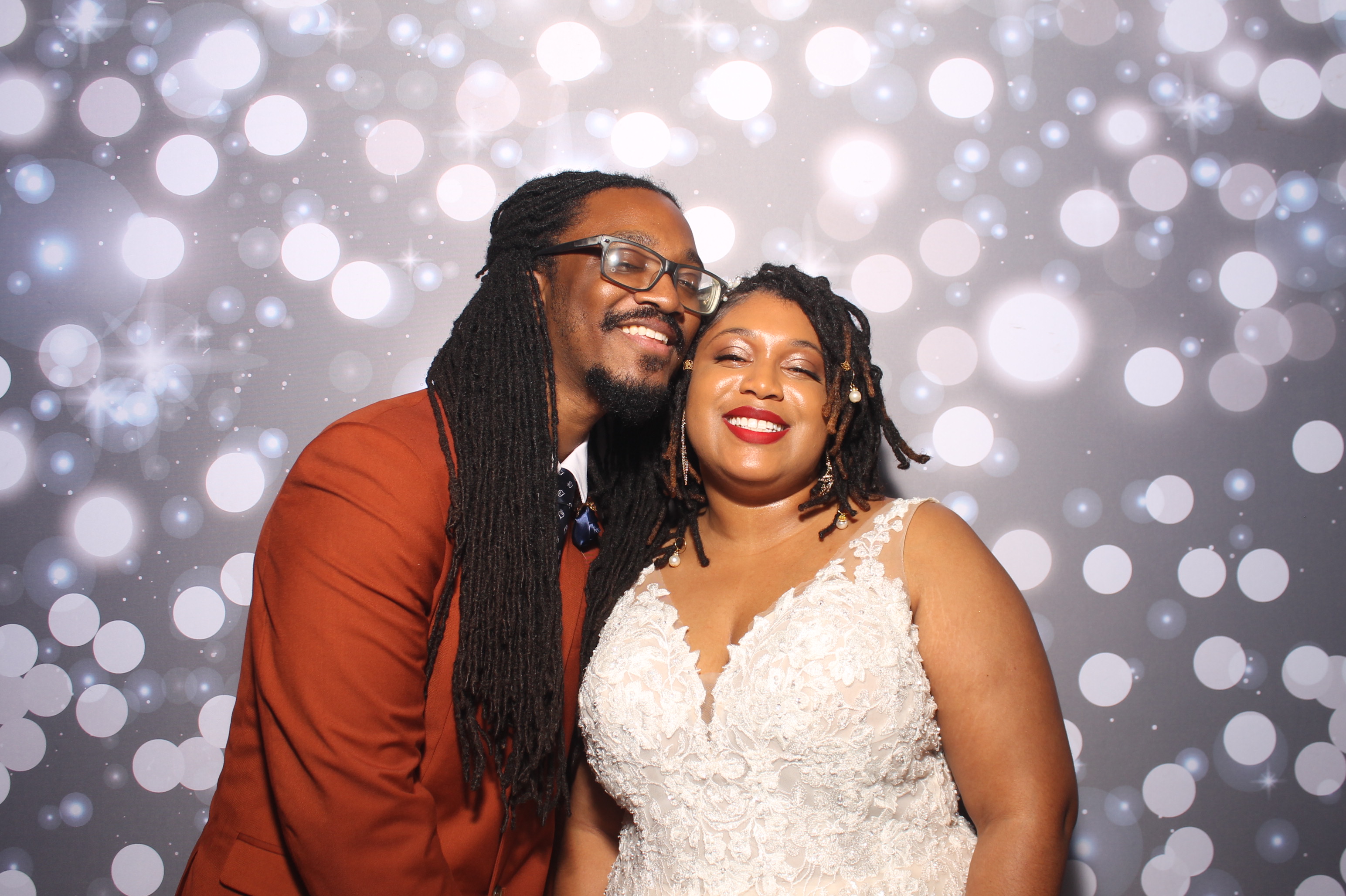 Darian & Isis | View more photos from the event at gallery.photoboothcincy.com/u/PhotoBoothCincy/Darian-Isis