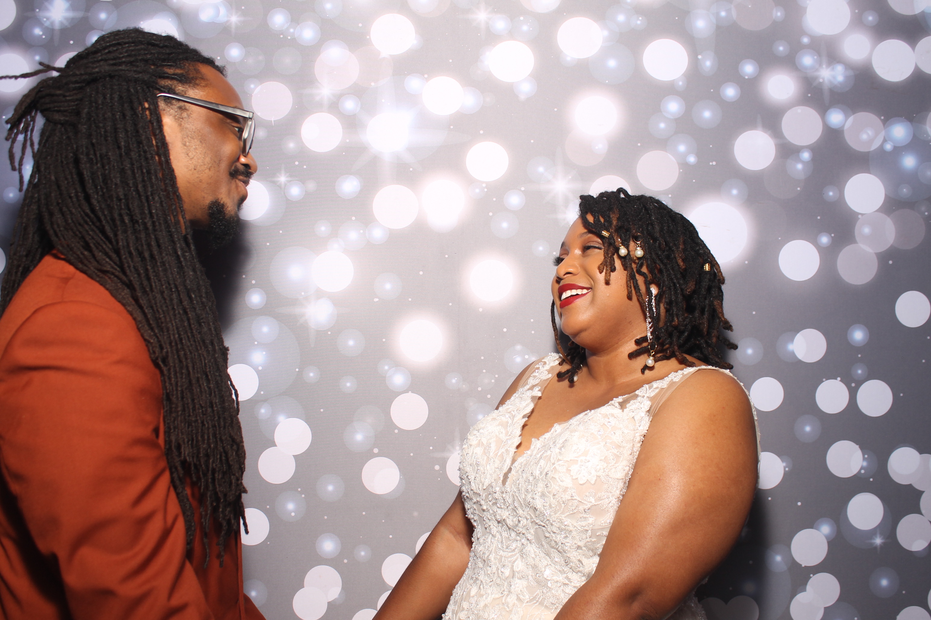 Darian & Isis | View more photos from the event at gallery.photoboothcincy.com/u/PhotoBoothCincy/Darian-Isis