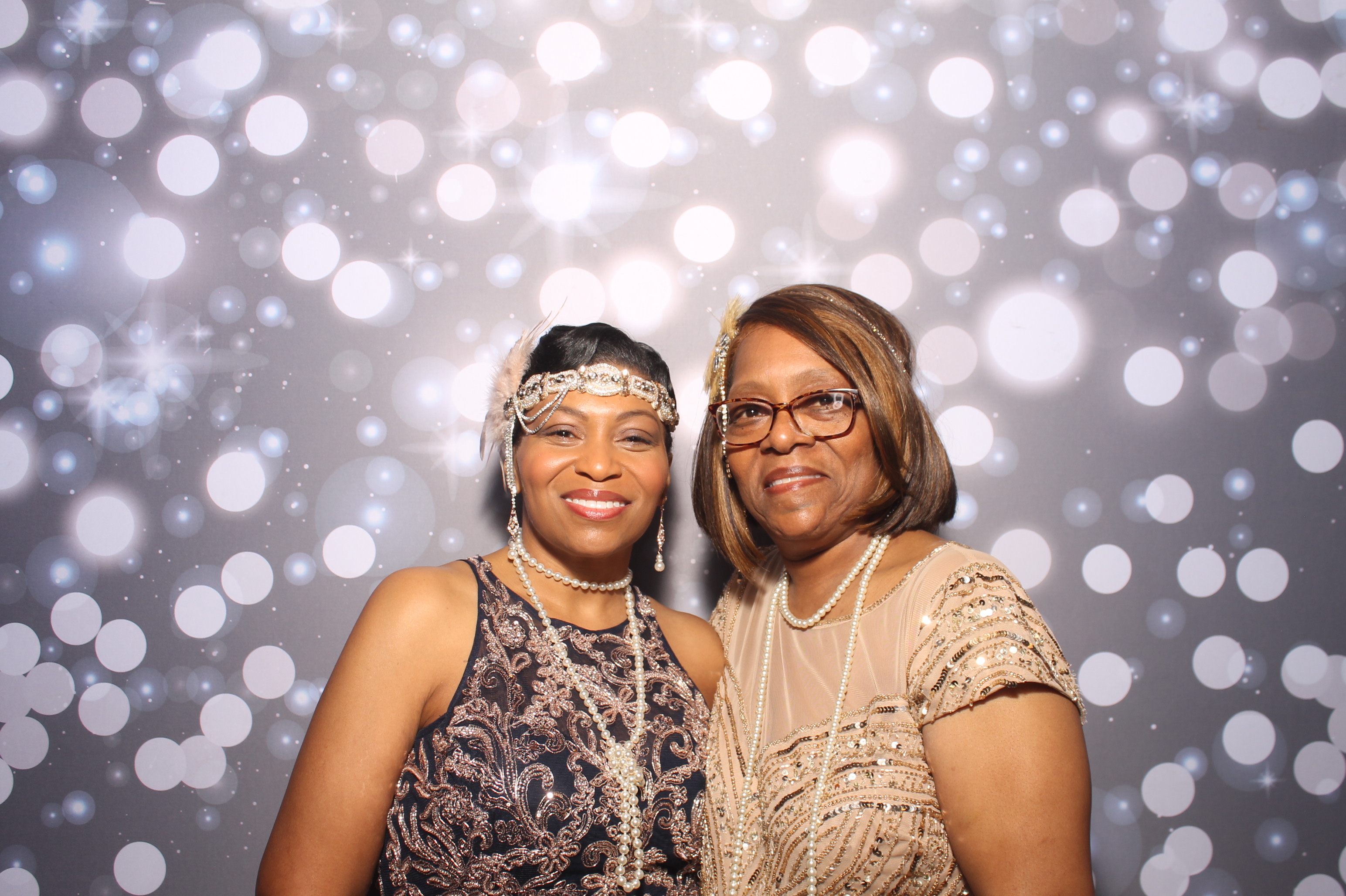 Darian & Isis | View more photos from the event at gallery.photoboothcincy.com/u/PhotoBoothCincy/Darian-Isis