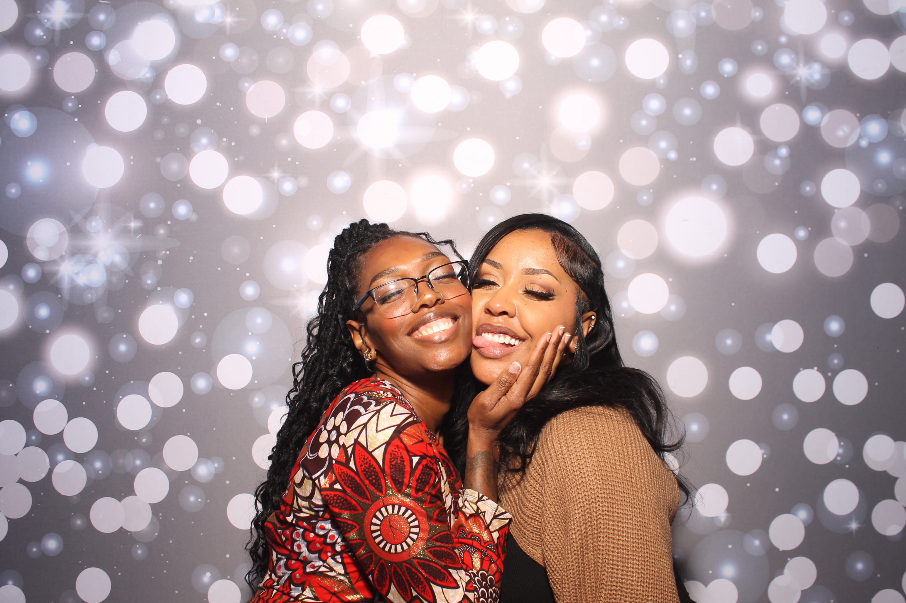 Darian & Isis | View more photos from the event at gallery.photoboothcincy.com/u/PhotoBoothCincy/Darian-Isis