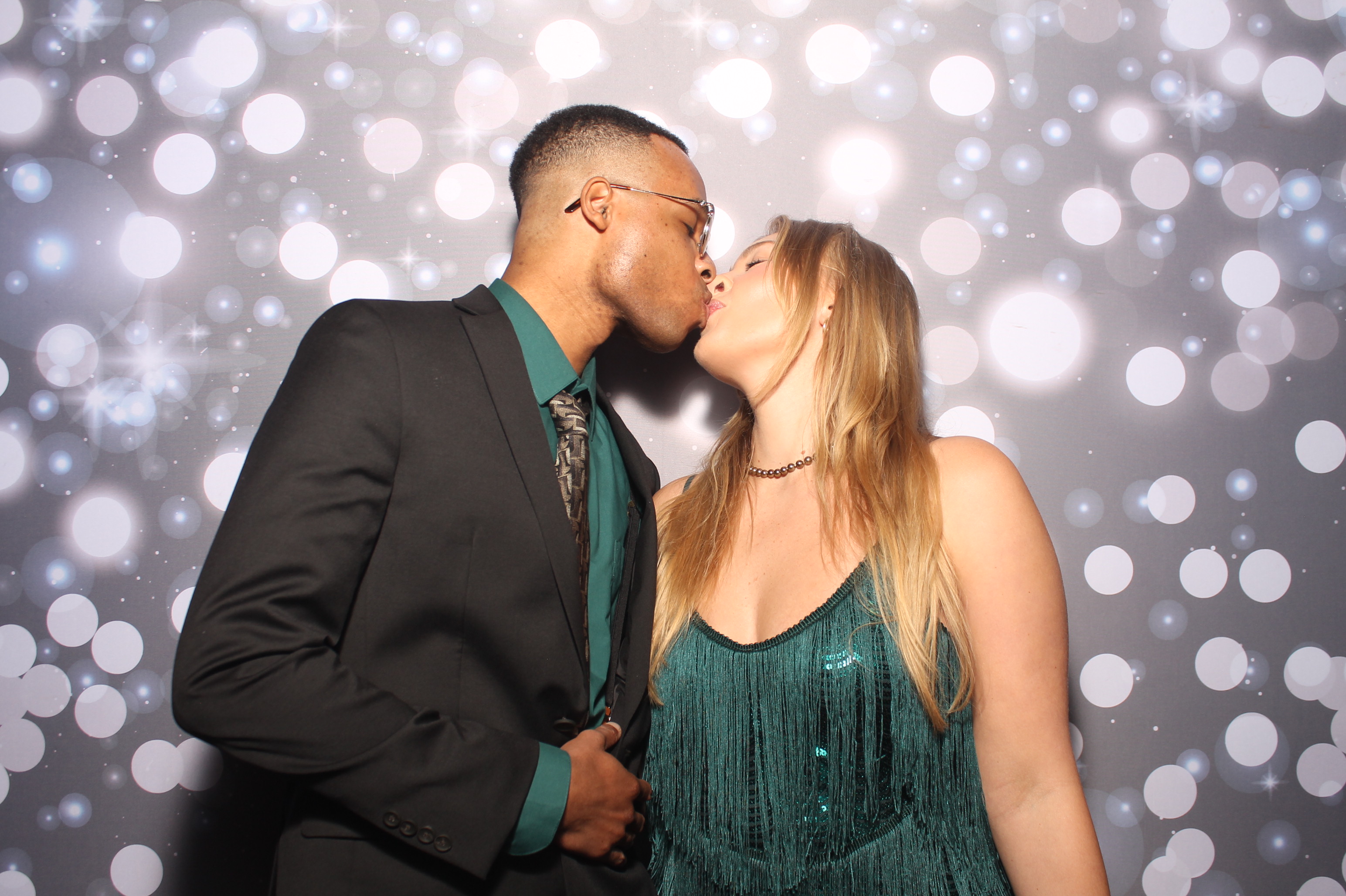 Darian & Isis | View more photos from the event at gallery.photoboothcincy.com/u/PhotoBoothCincy/Darian-Isis