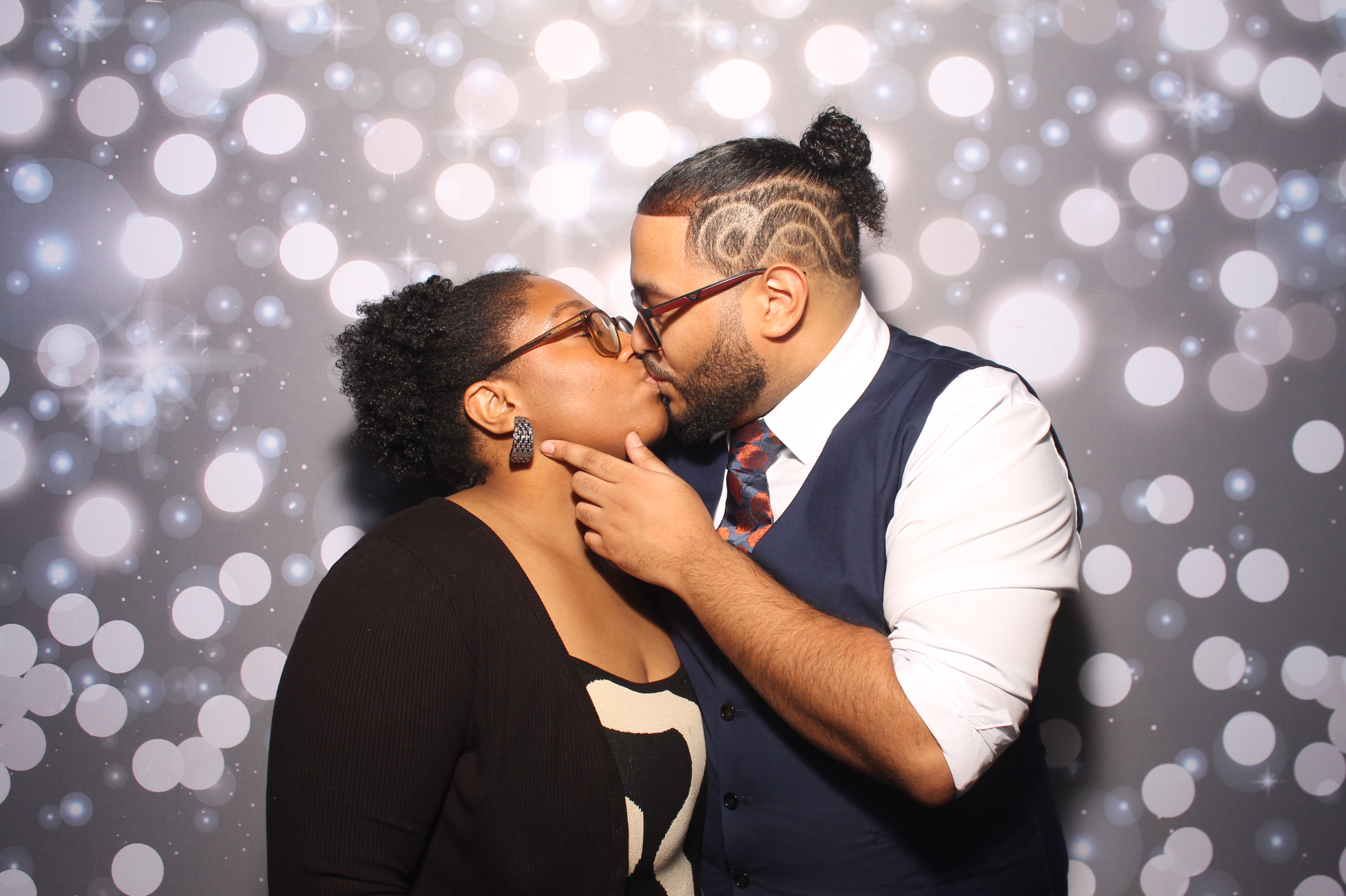 Darian & Isis | View more photos from the event at gallery.photoboothcincy.com/u/PhotoBoothCincy/Darian-Isis